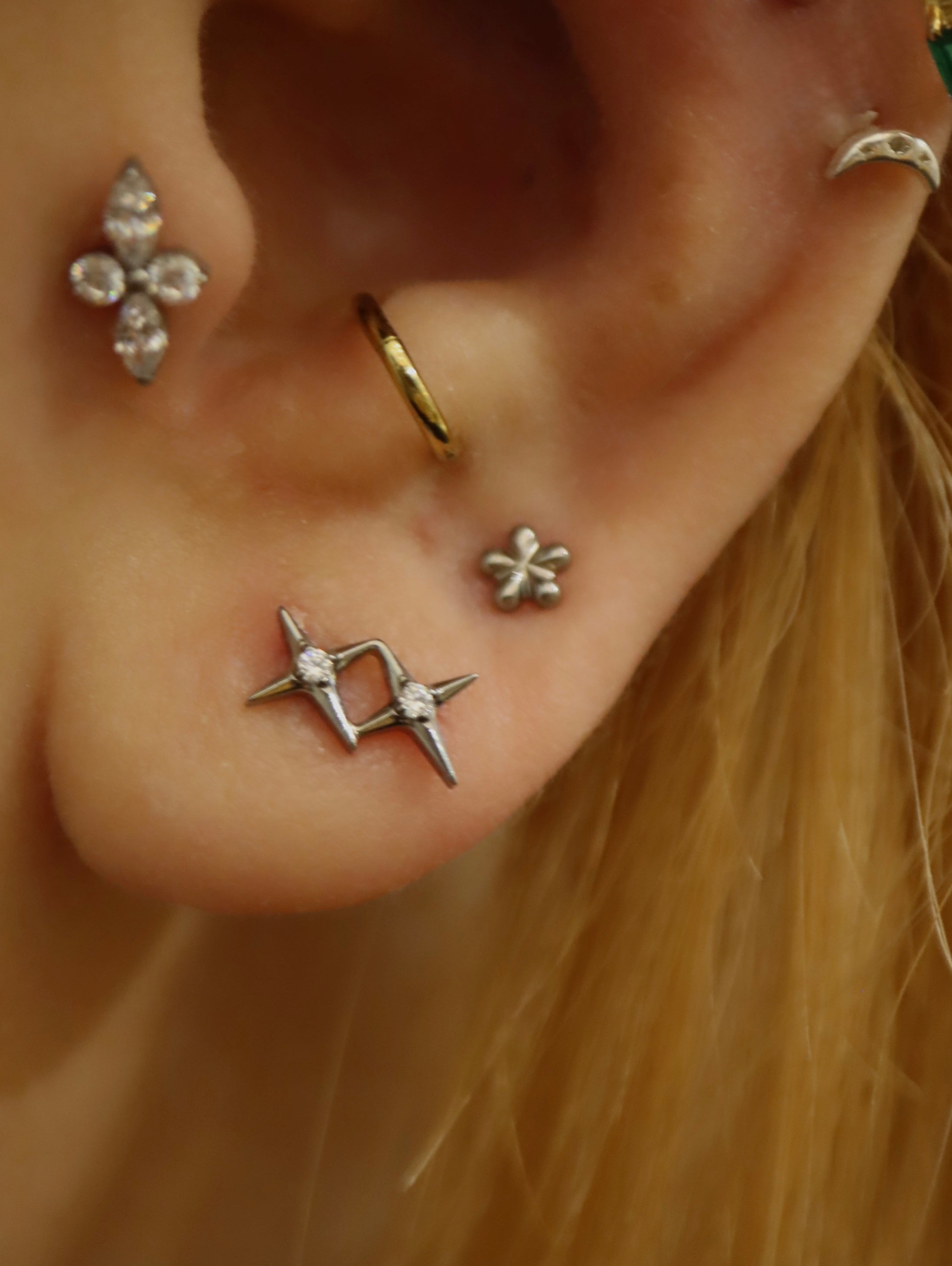 Titanium G23 Double star cz earring (1pc)