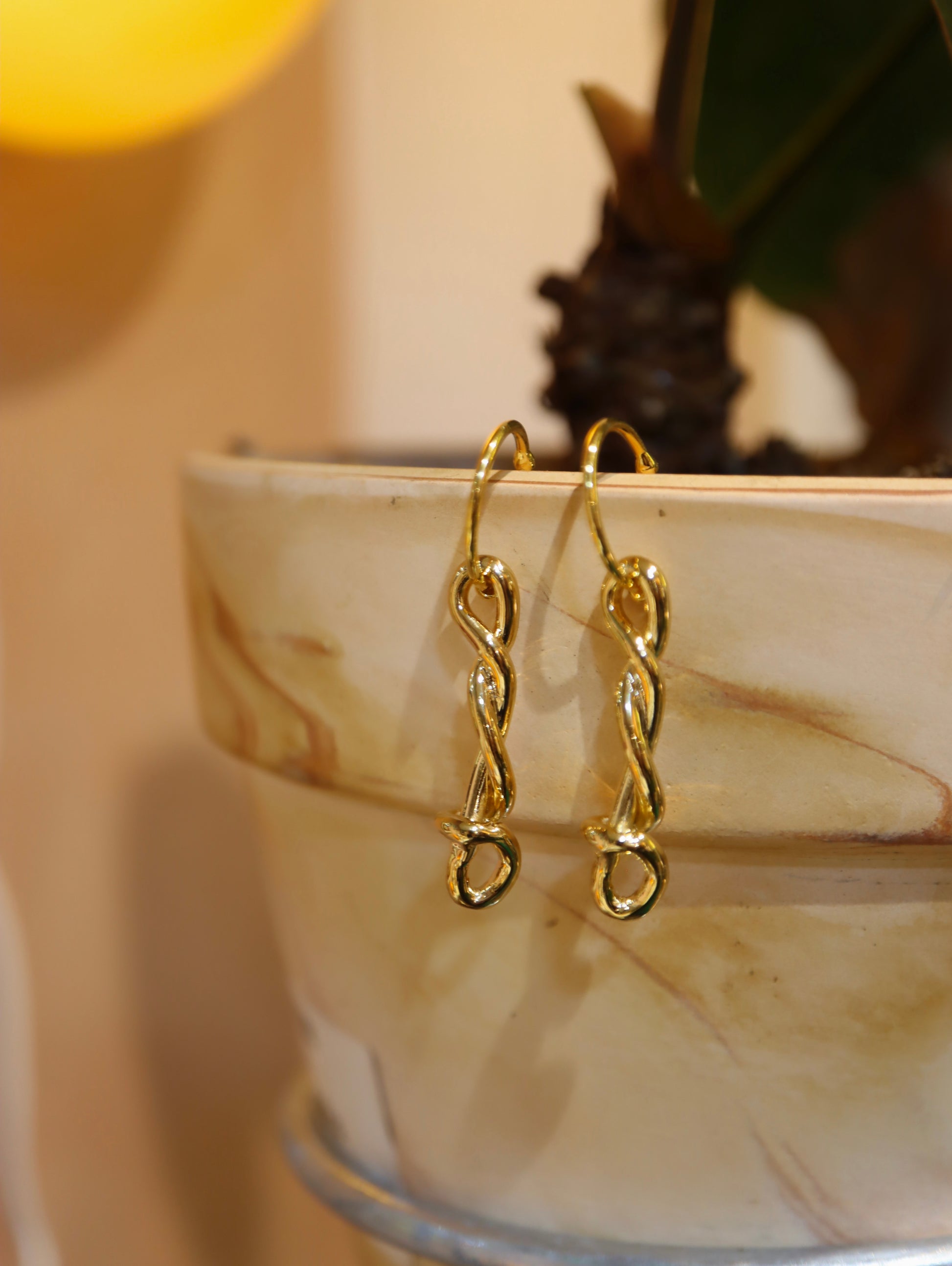 Drop knot twisted earrings