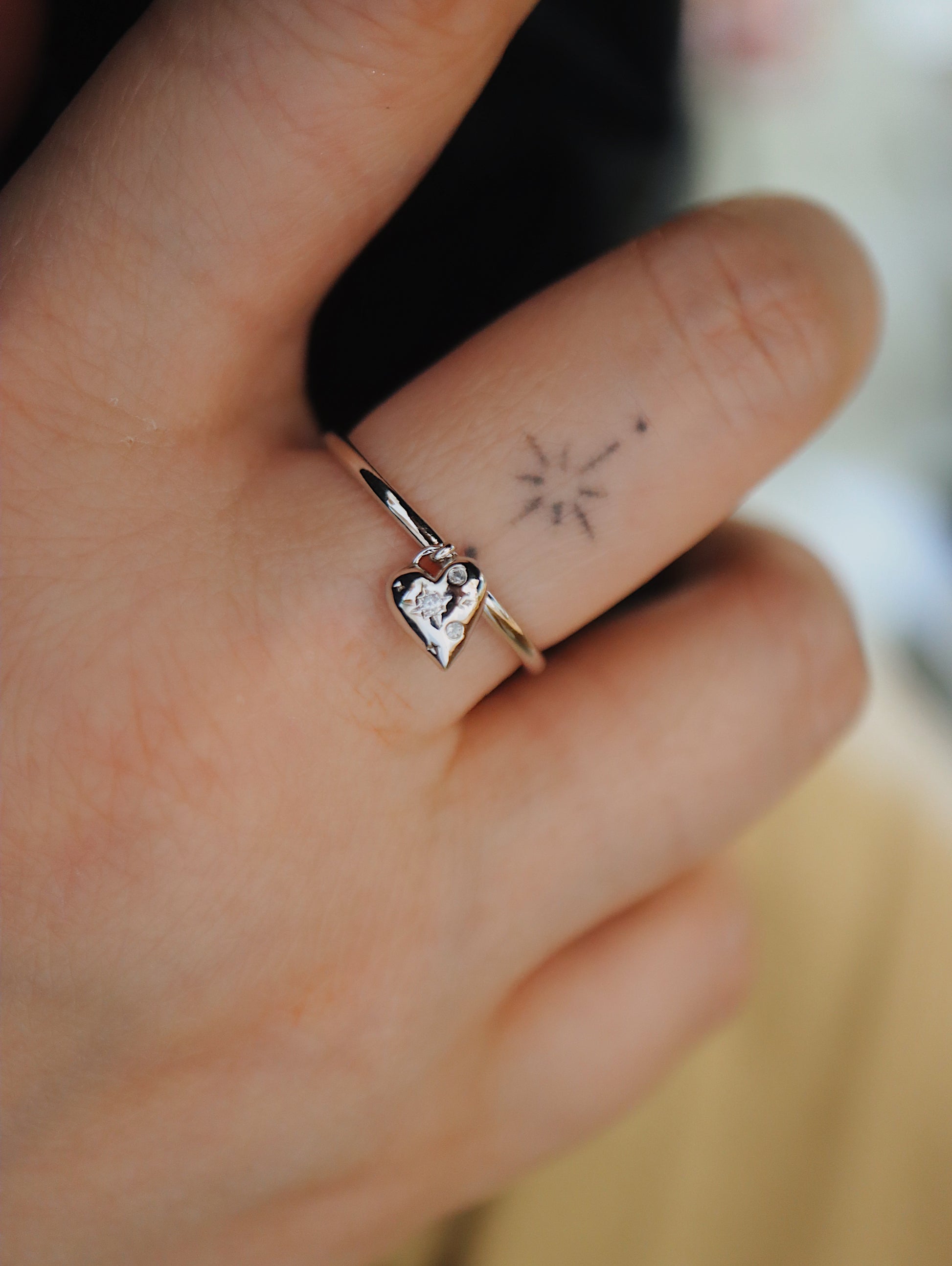 Drop cz heart open size ring