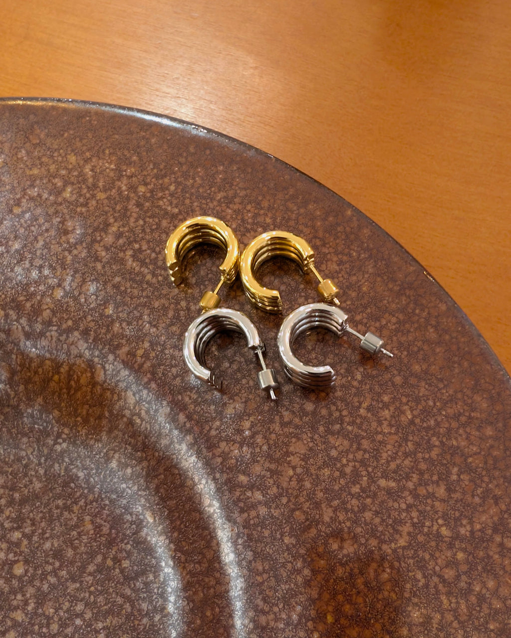 Stainless steel flat earrings