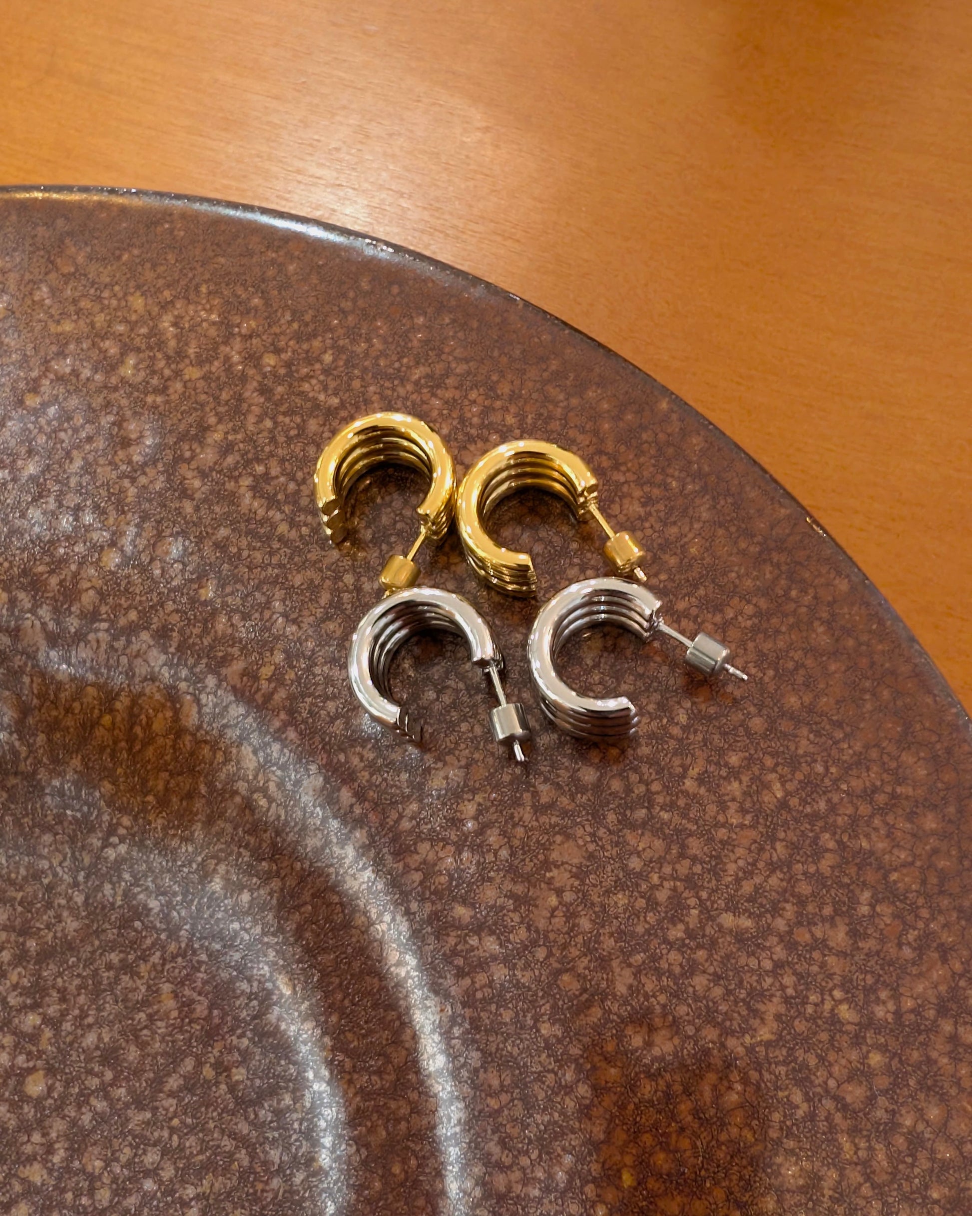 Stainless steel flat earrings