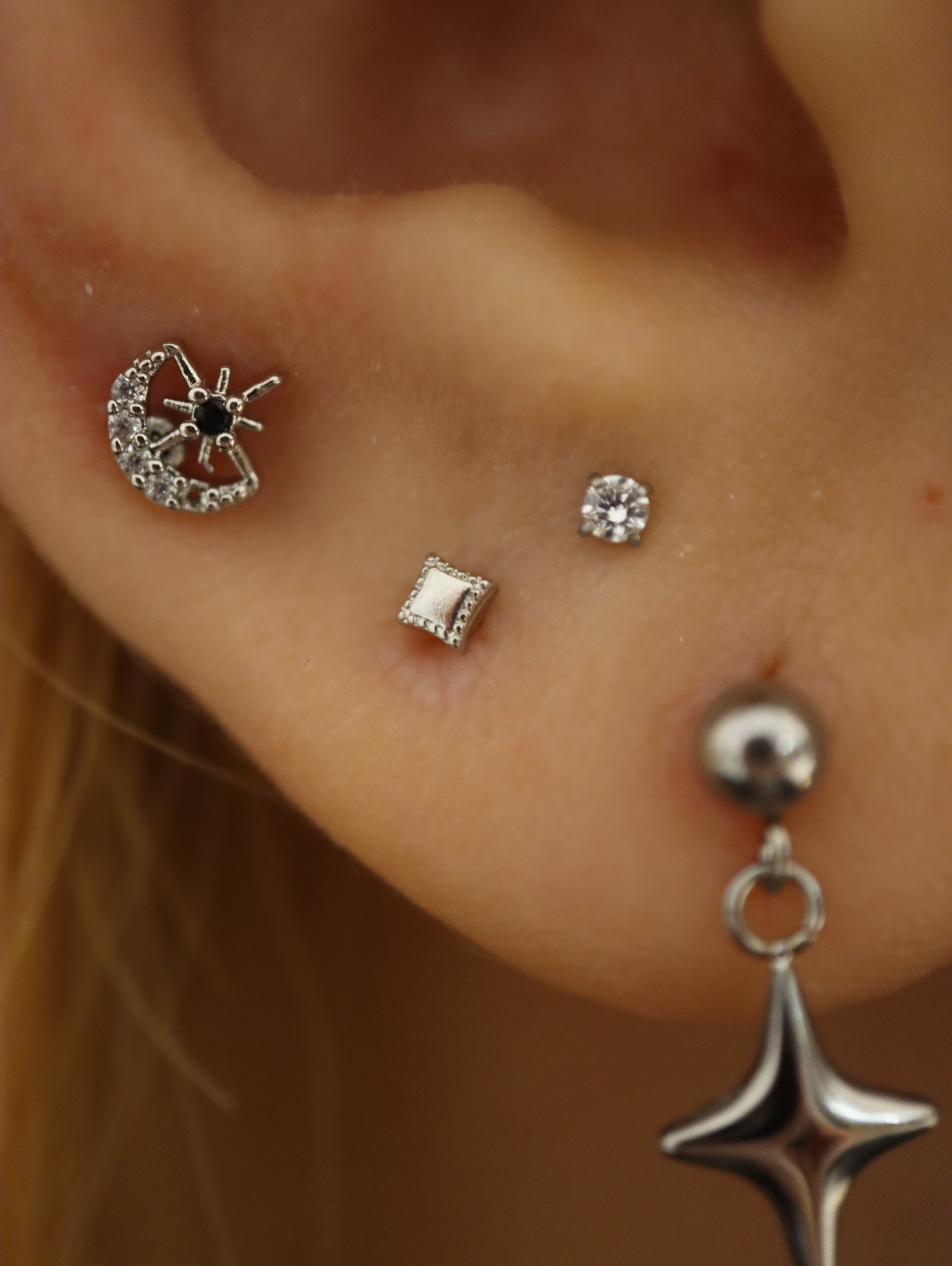 Mini rhombus surgical steel stud piercing (1pc)