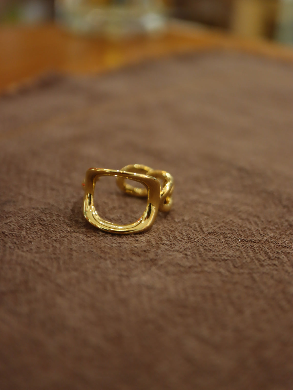 Chain brass ring