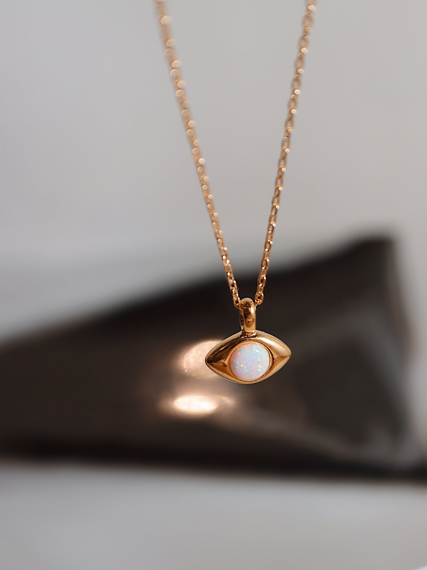 Opal eye shape necklace