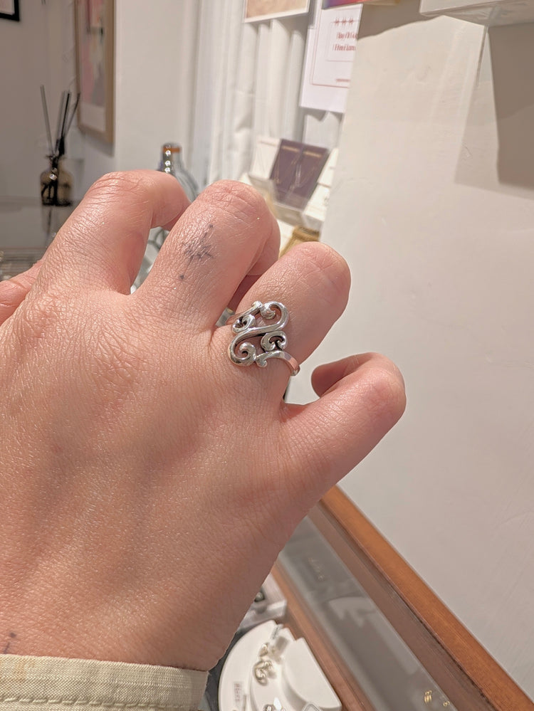 Serpentine Scroll 925 Silver Ring