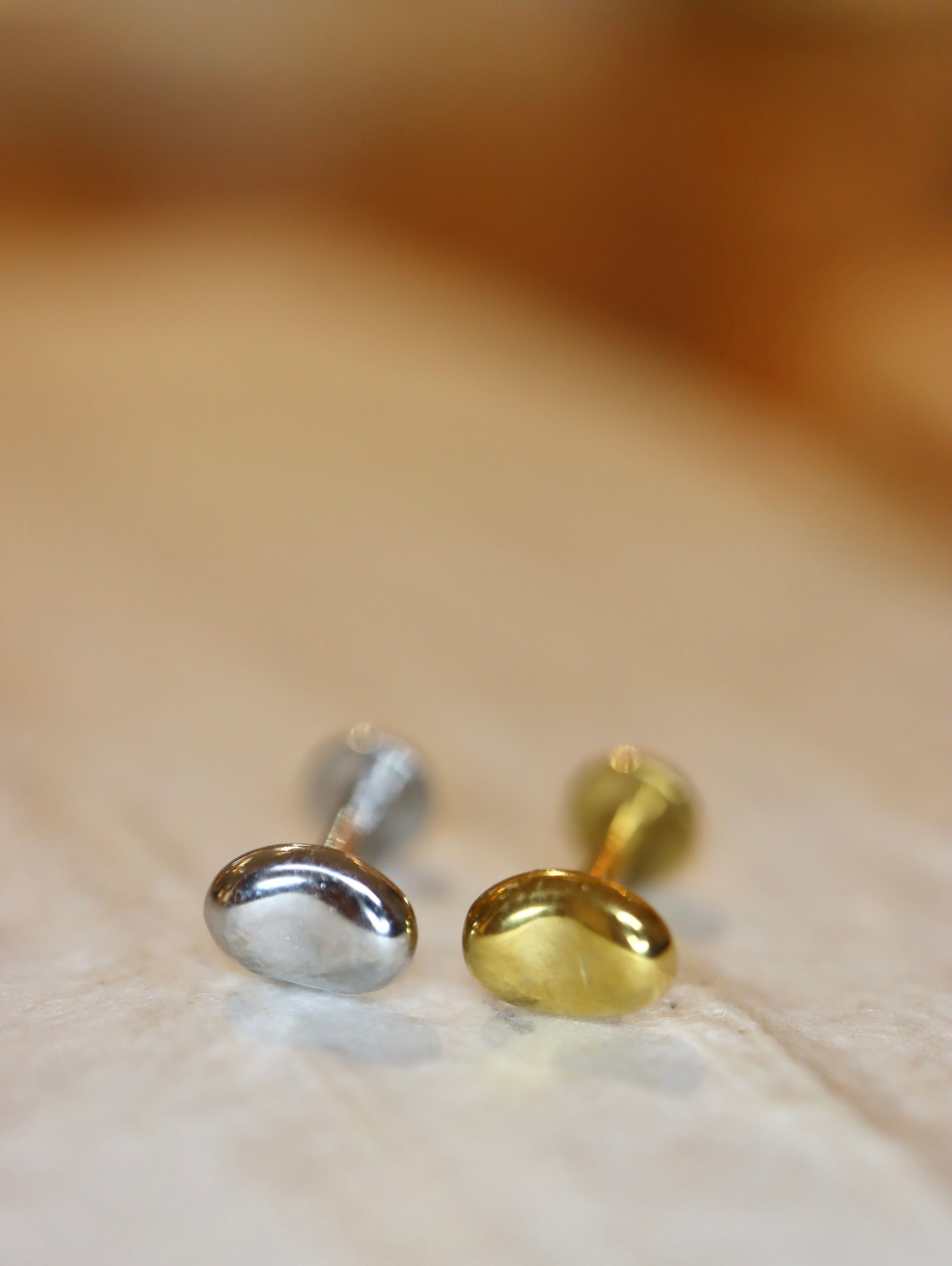 Bean stainless steel labret threadlsss piercing (1pc)