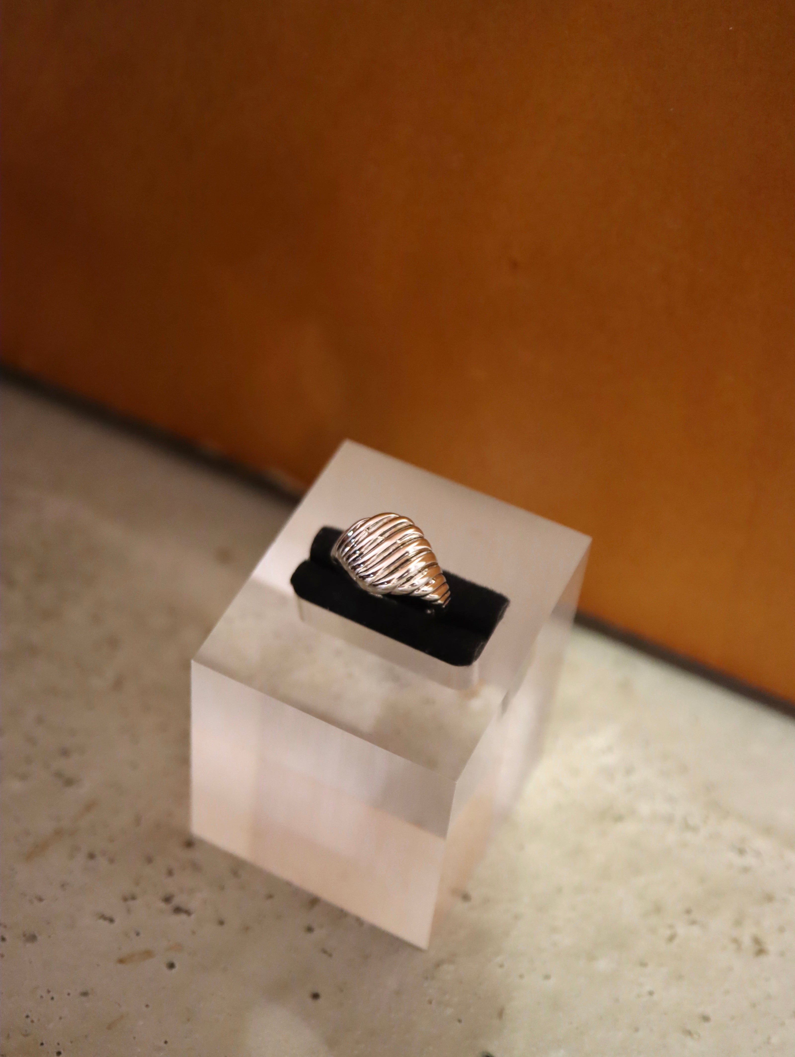 Ribbed Signet Pinky Ring