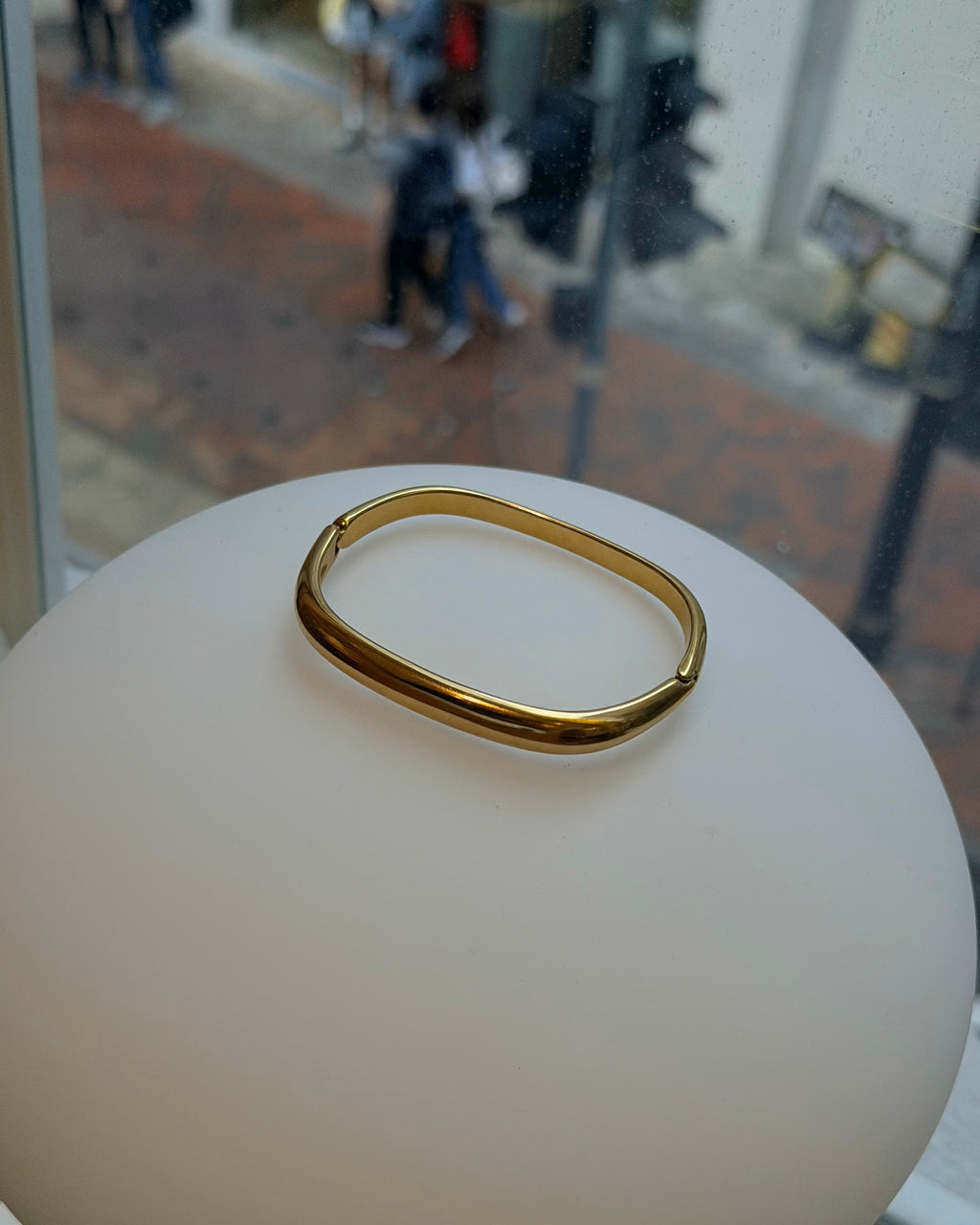 Stainless steel water resistant  lock bangle in gold