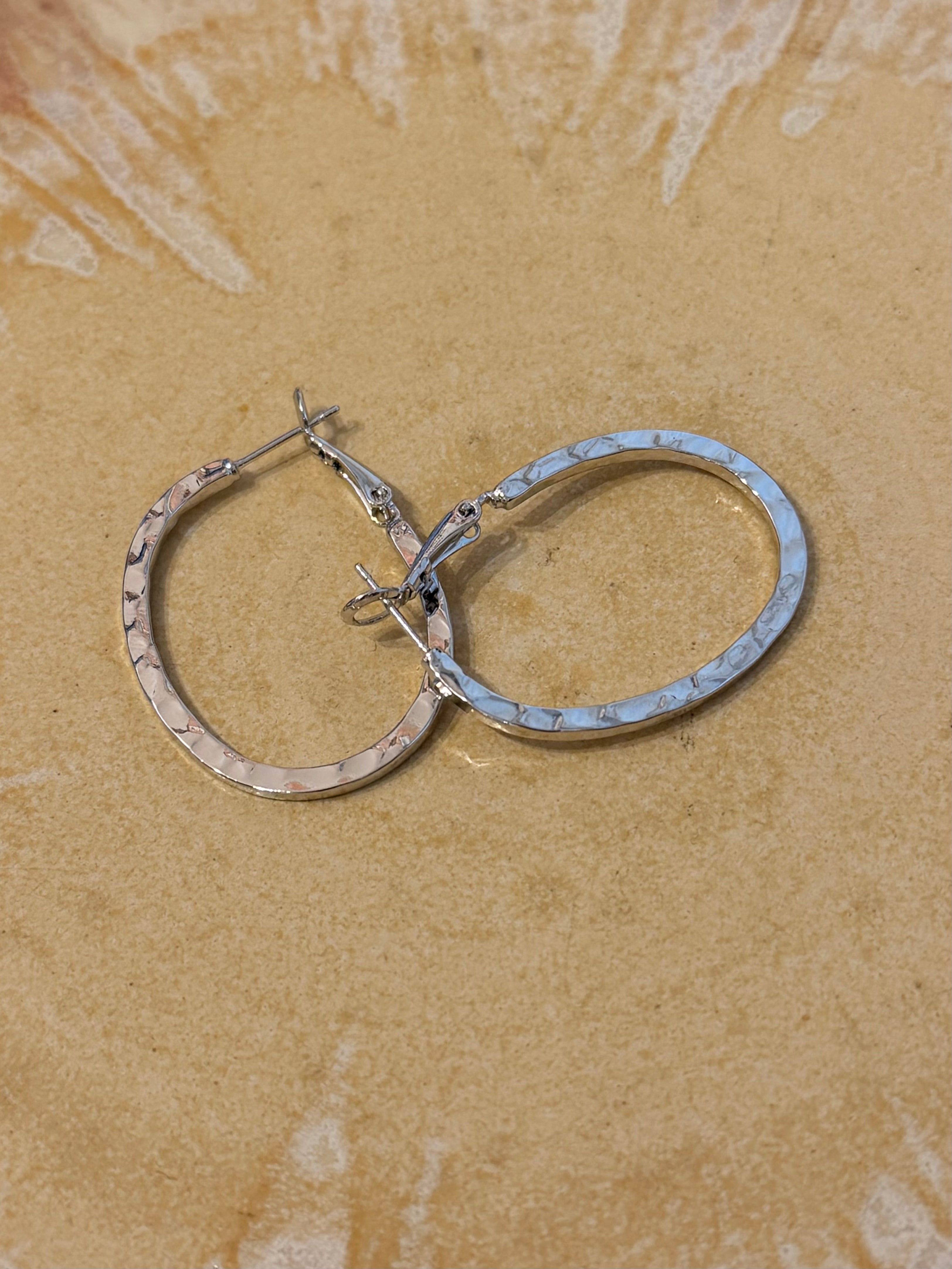 Hammered oval earrings