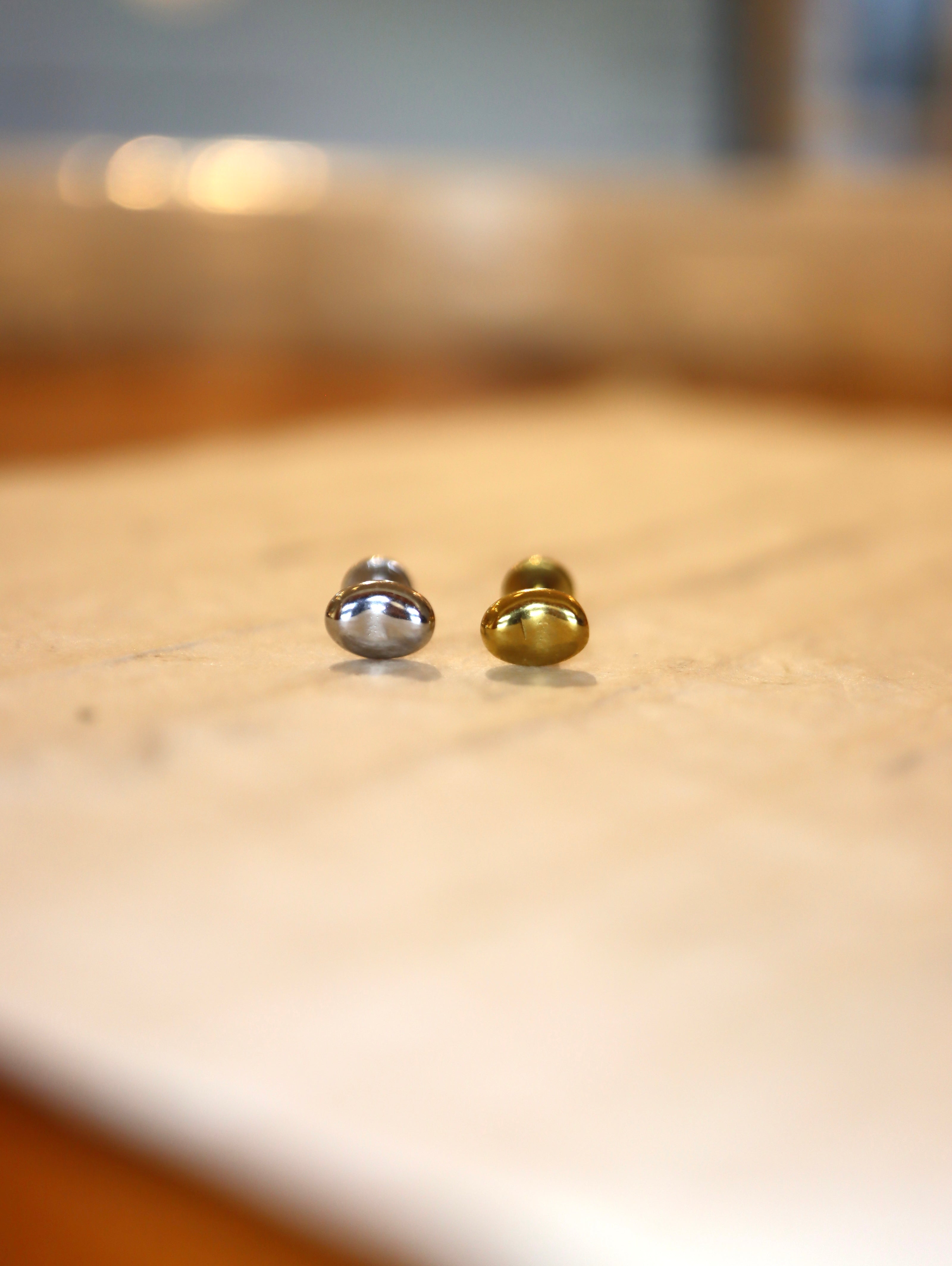 Bean stainless steel labret threadlsss piercing (1pc)
