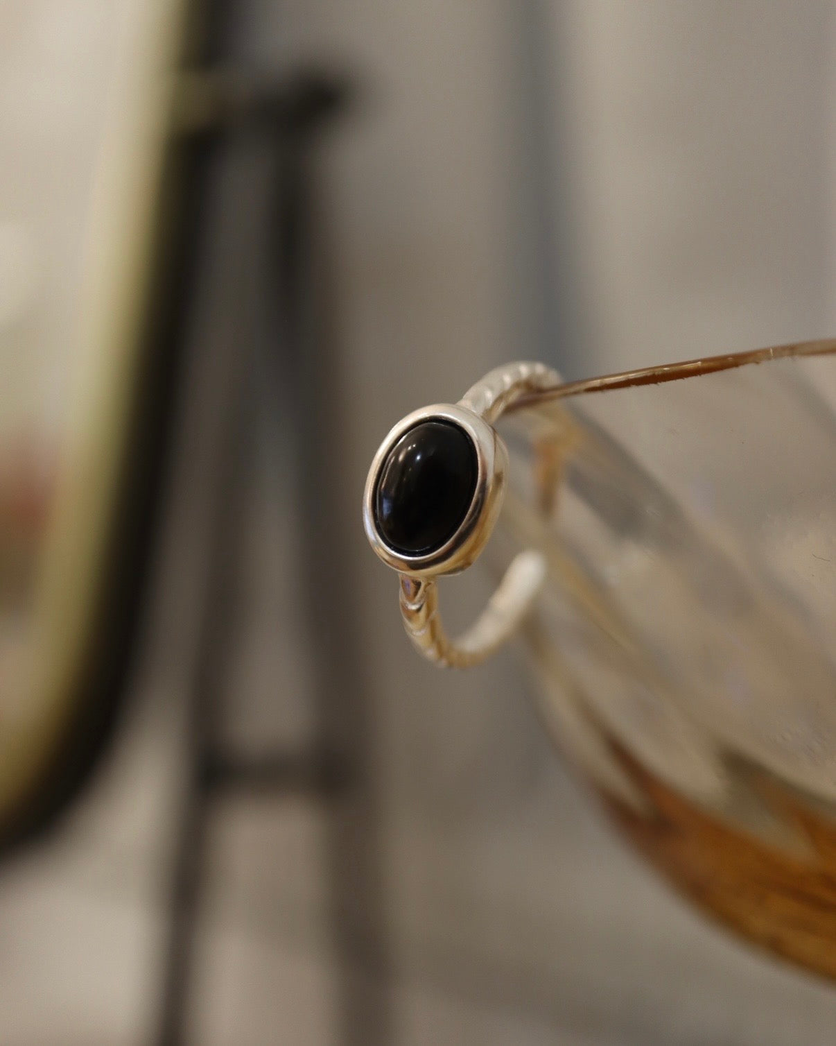 Oval shape onyx open size 925 silver ring