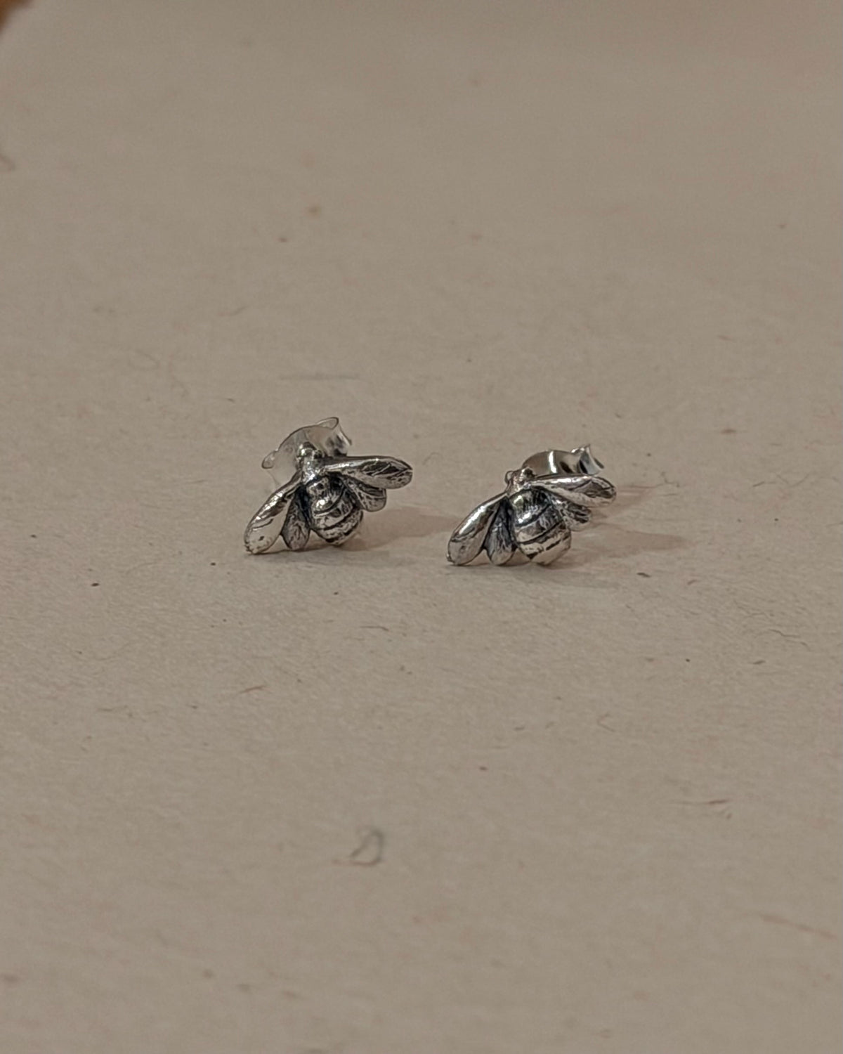 Bee stud 925 silver earrings