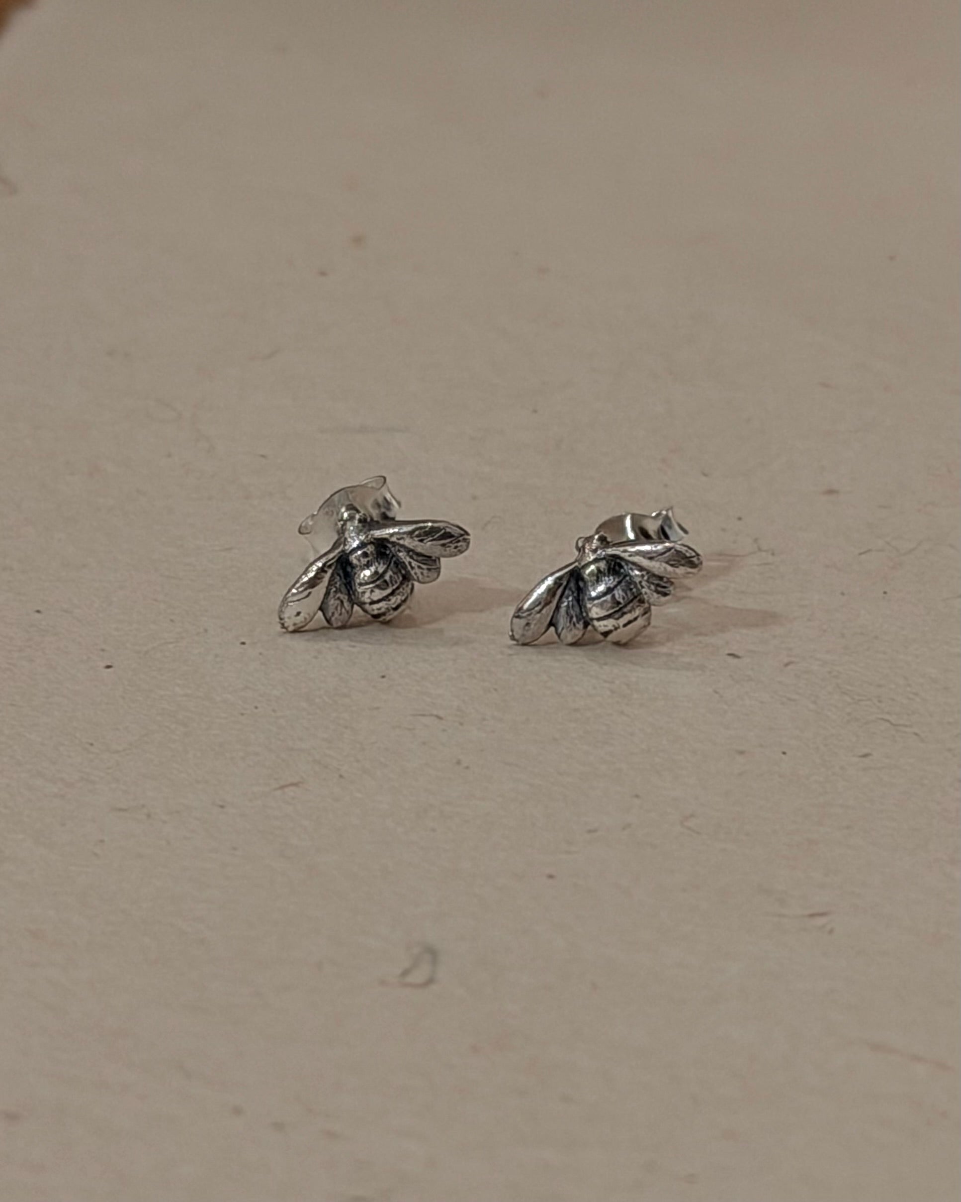 Bee stud 925 silver earrings