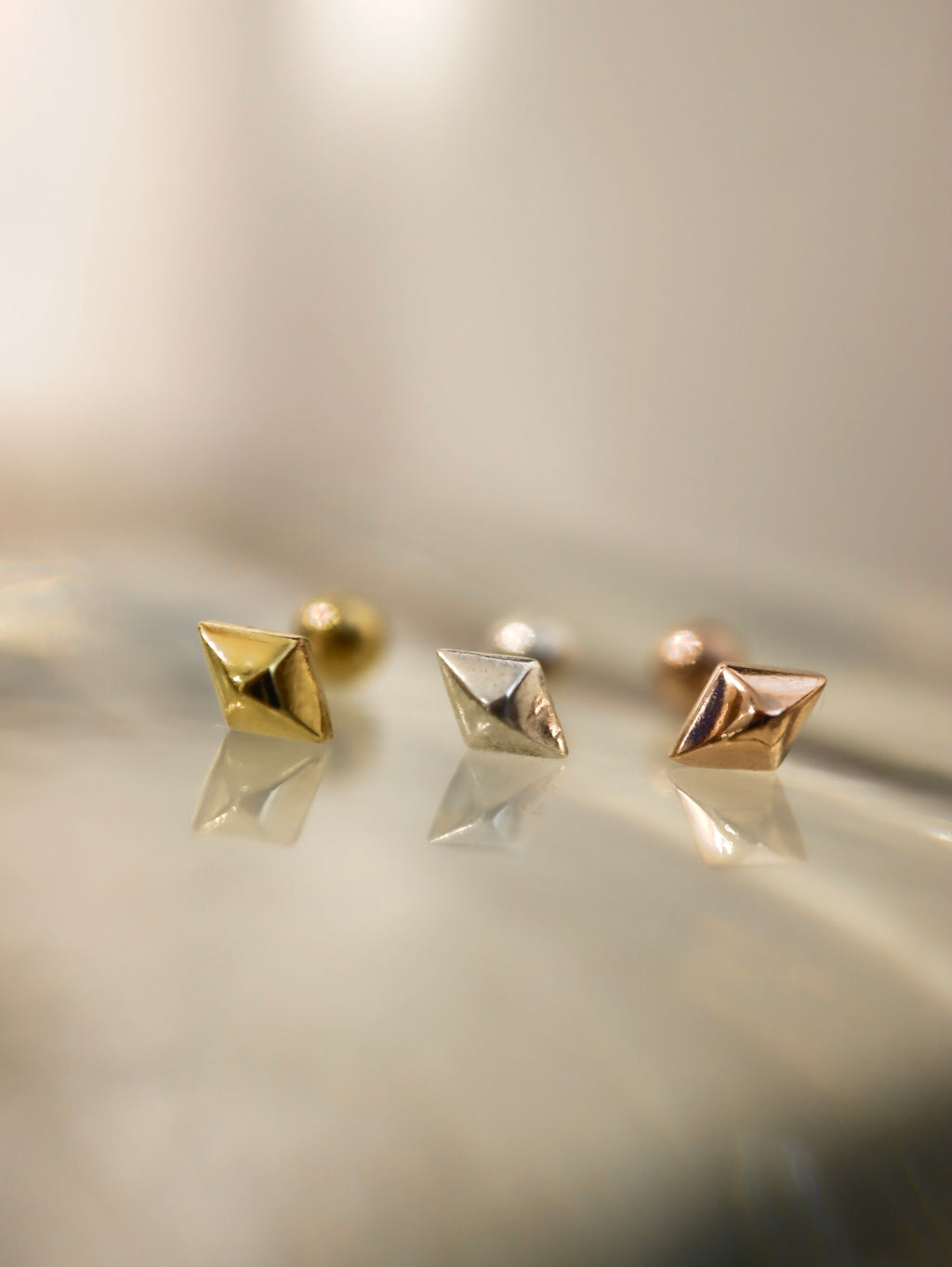 Diamond-shaped stud silver925 piercing earrings