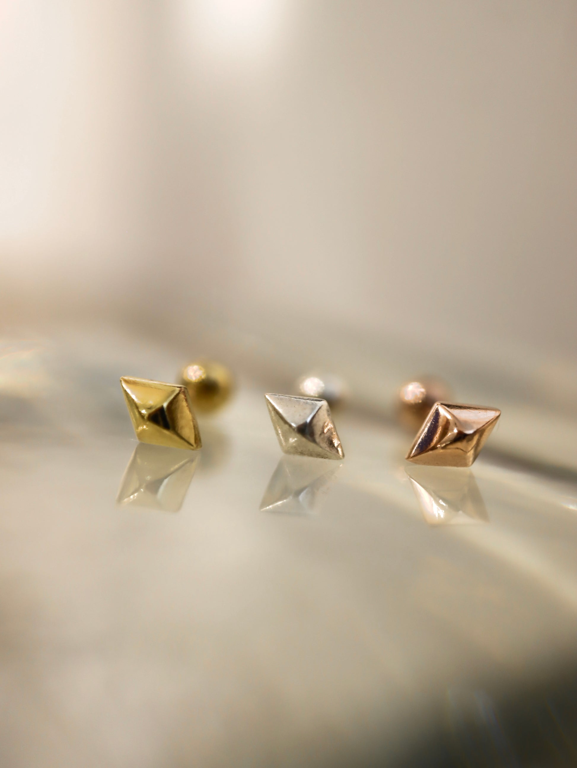 Diamond-shaped stud silver925 piercing earrings