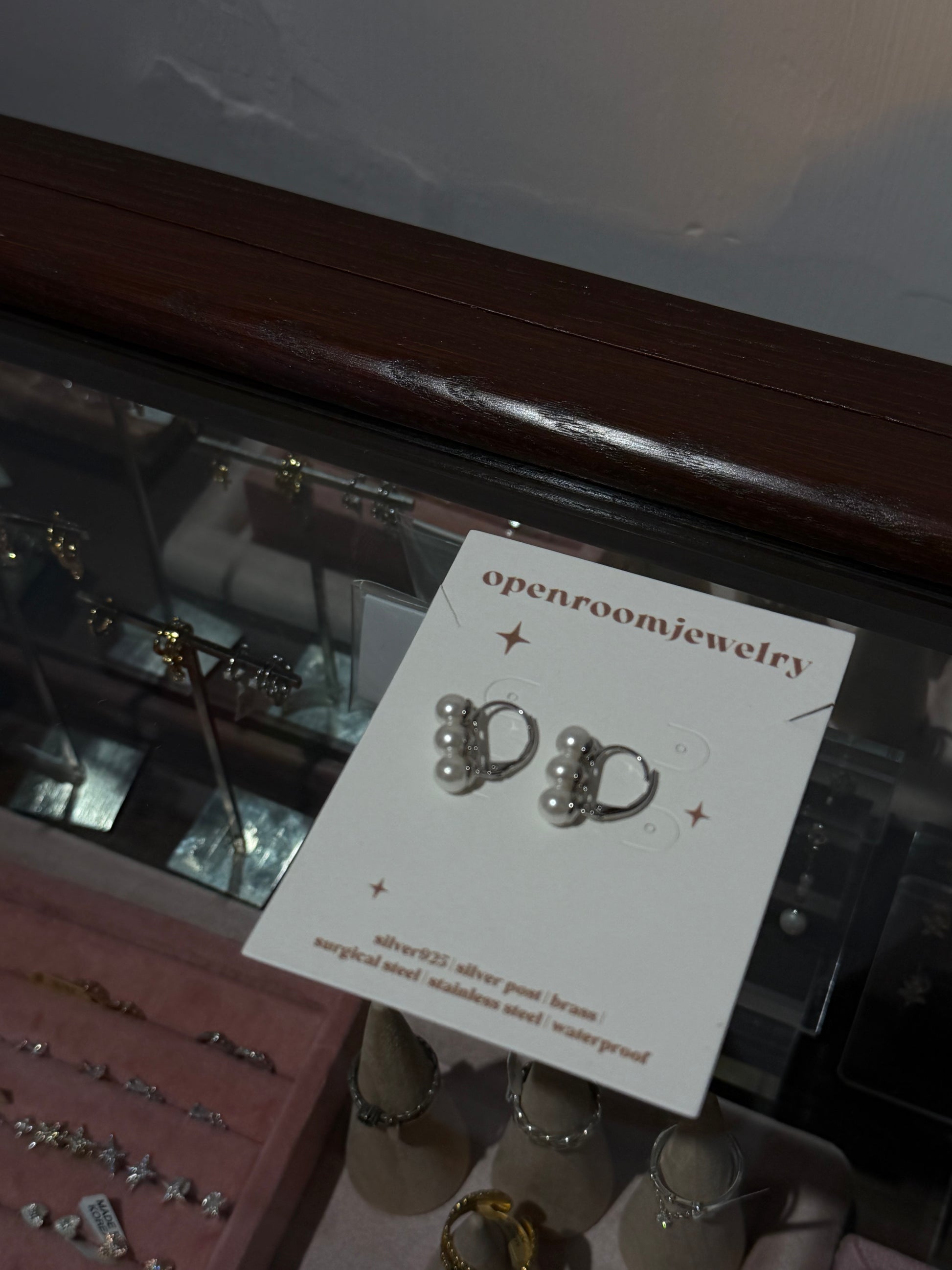 Triple faux pearl earrings