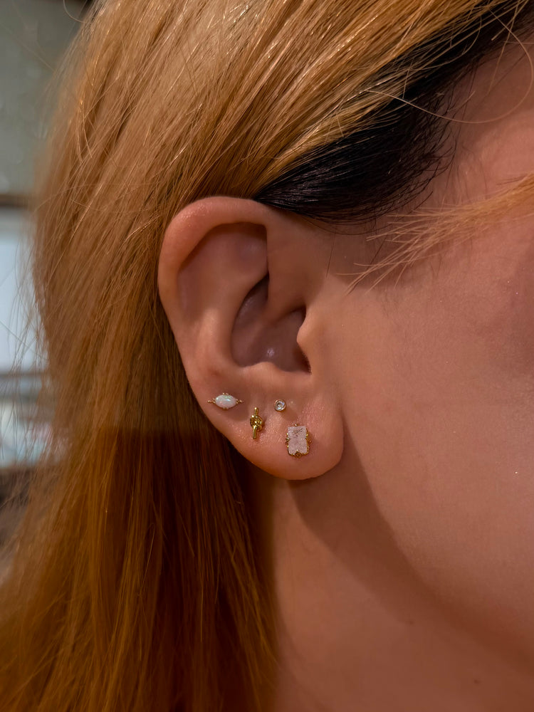 Surgical steel radiant rectangle stud piercing