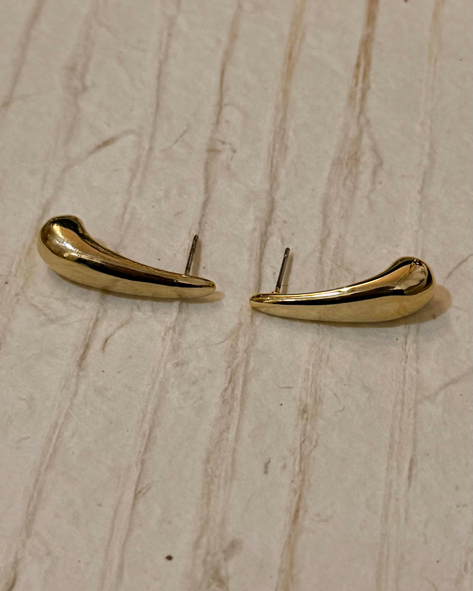 Water drop brass earrings