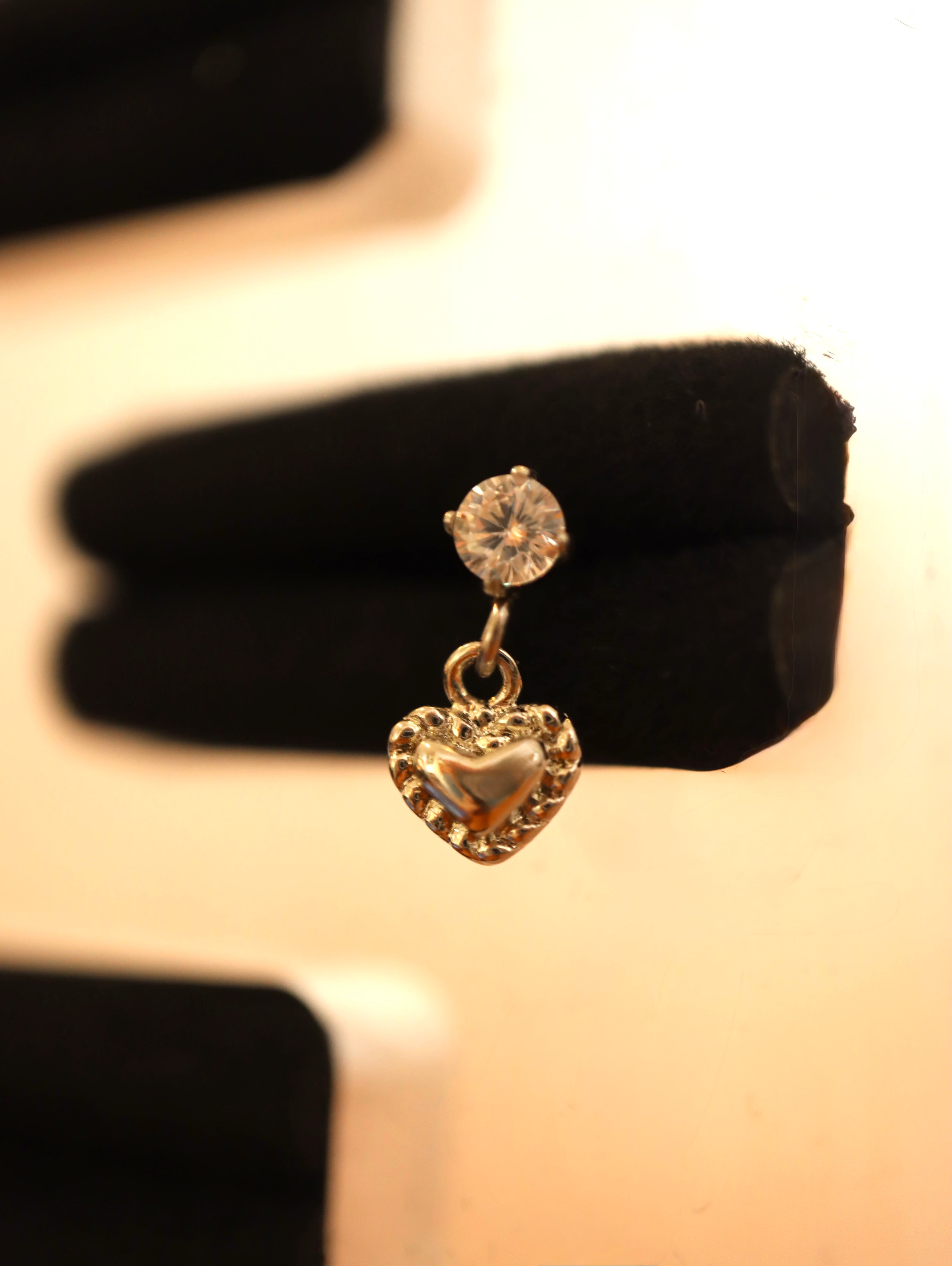 Dangling heart surgical steel stud earring piercing (1pc)
