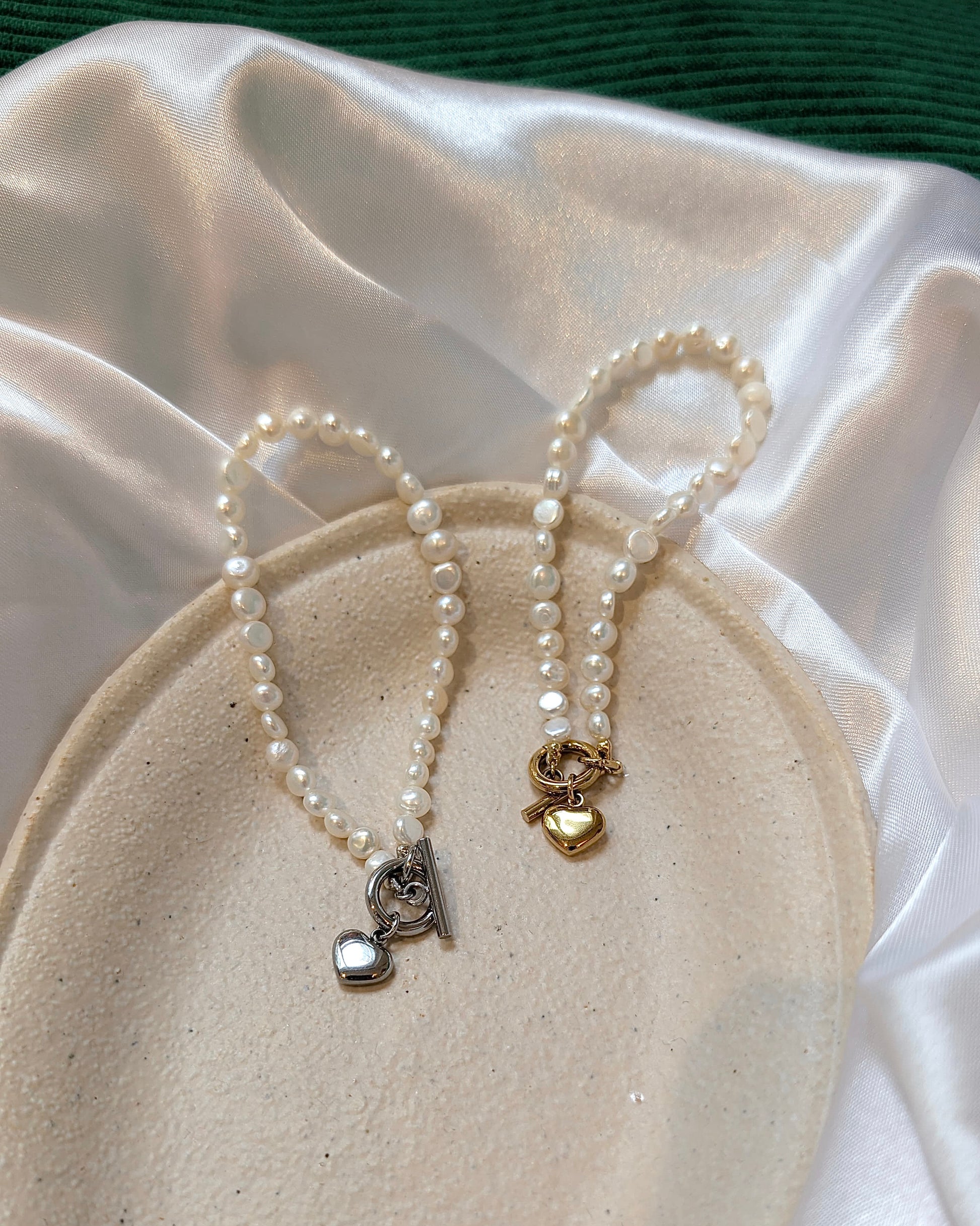 Fresh water pearl front lock heart bracelet