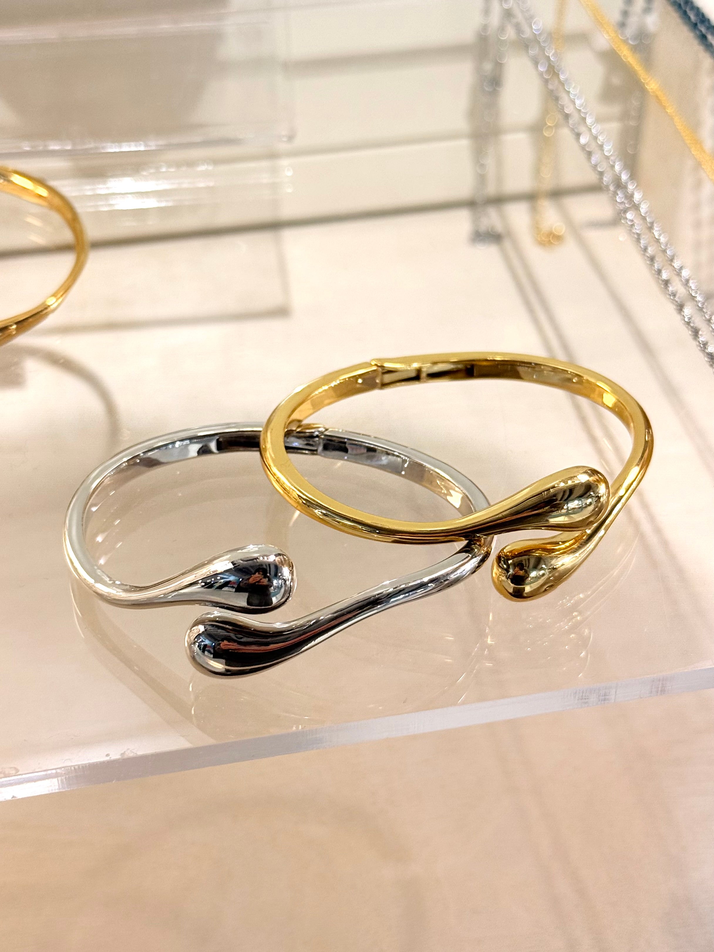 Stainless steel flexi bangle