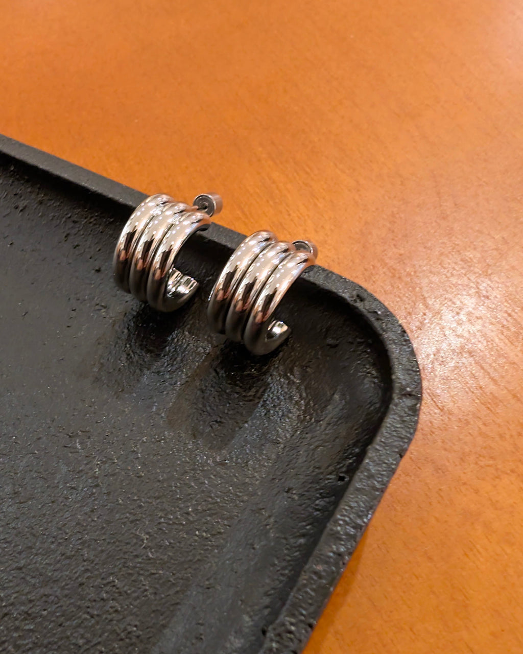 Stainless steel flat earrings