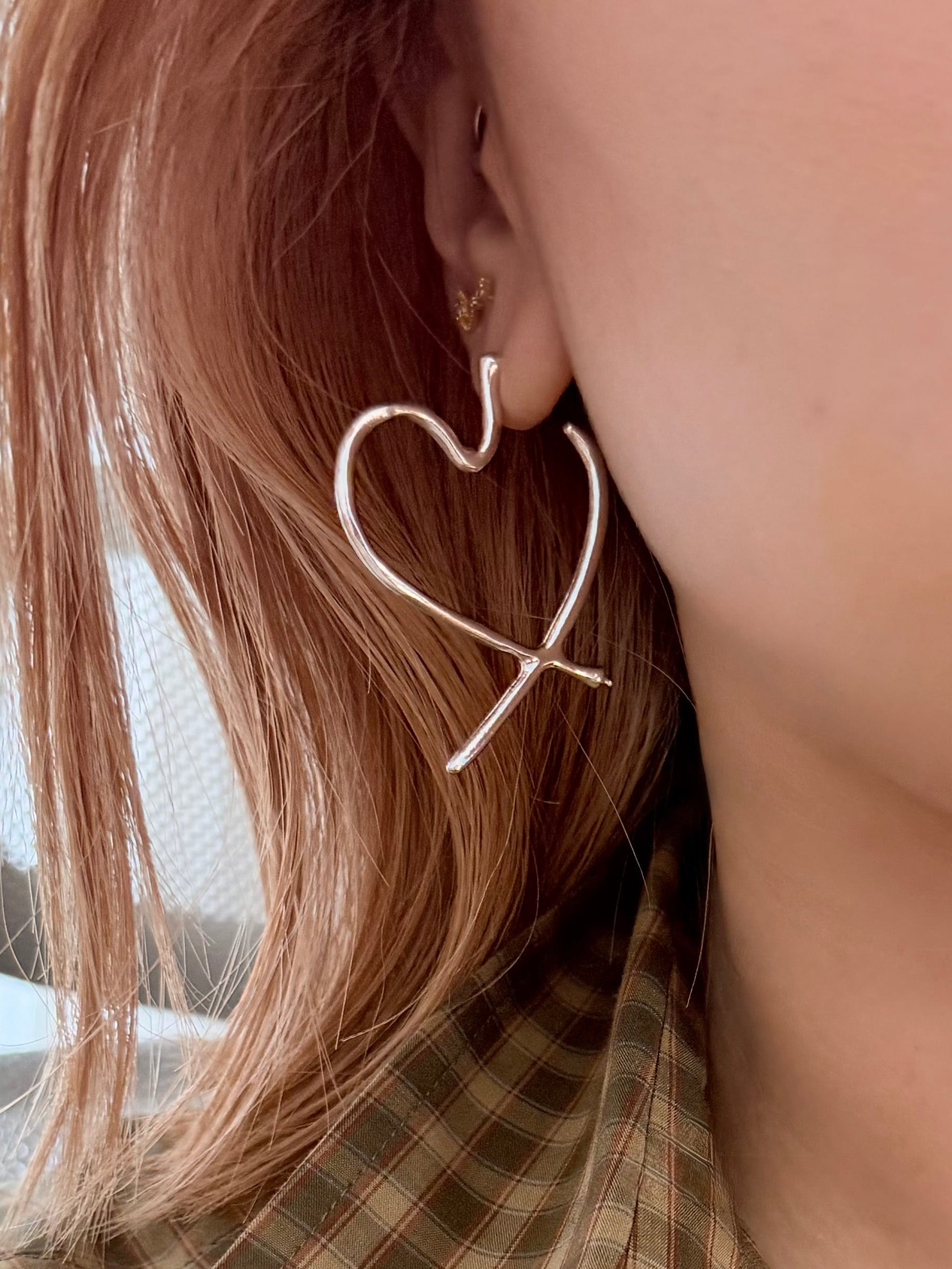 Hallow heart earrings