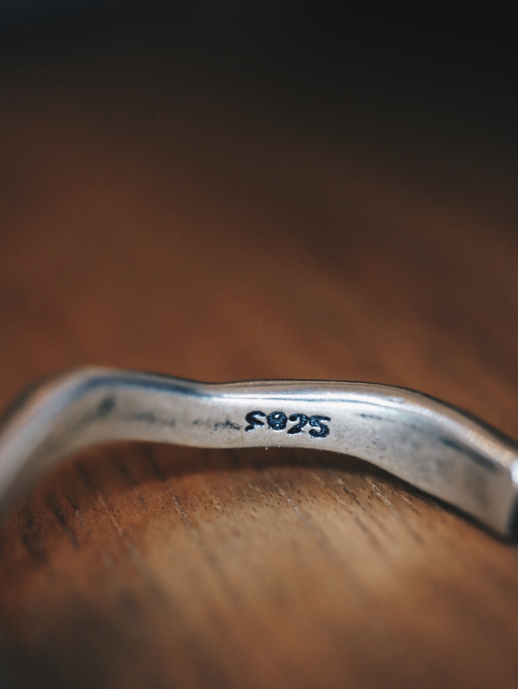 Onyx irregular band 925 silver ring