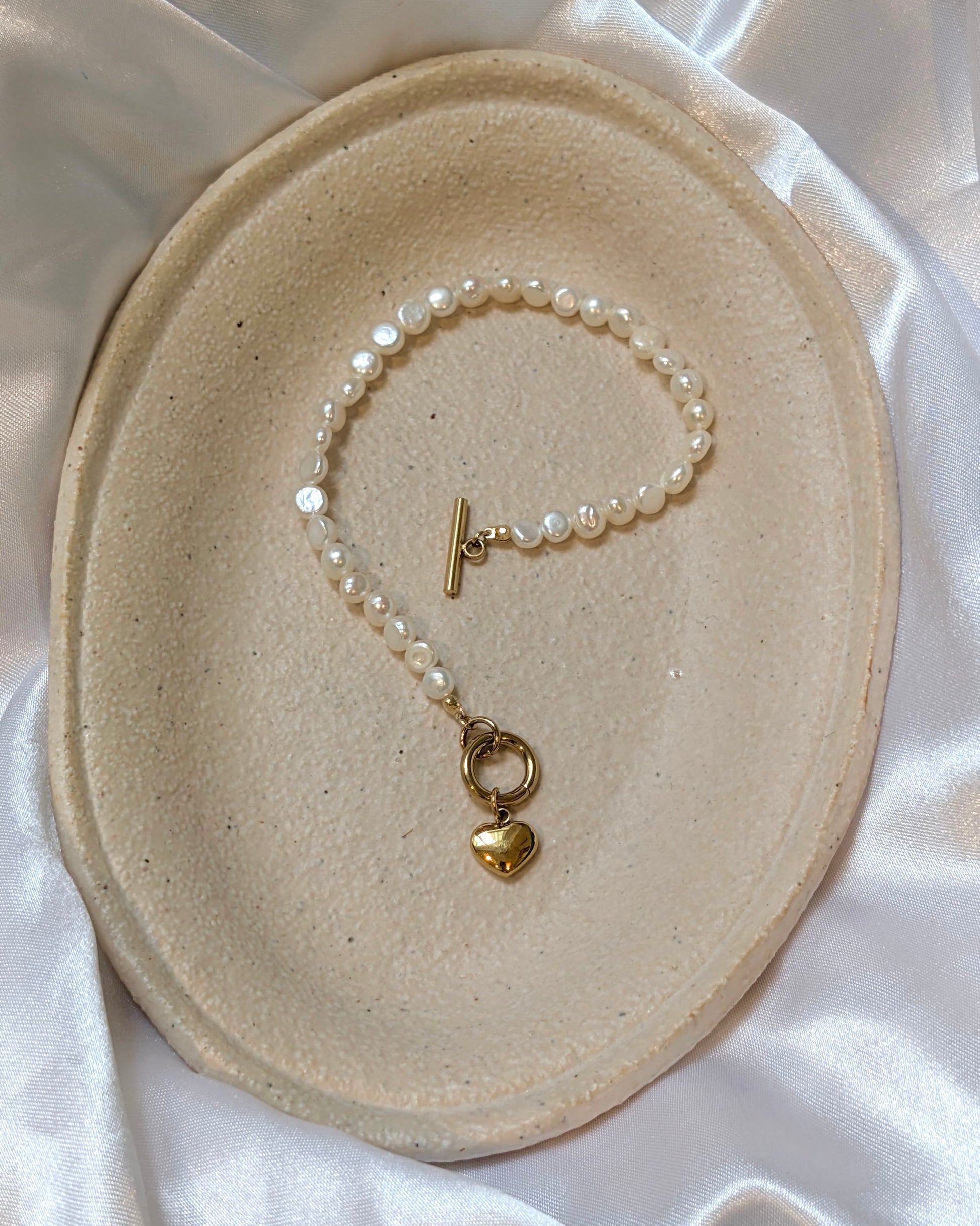 Fresh water pearl front lock heart bracelet