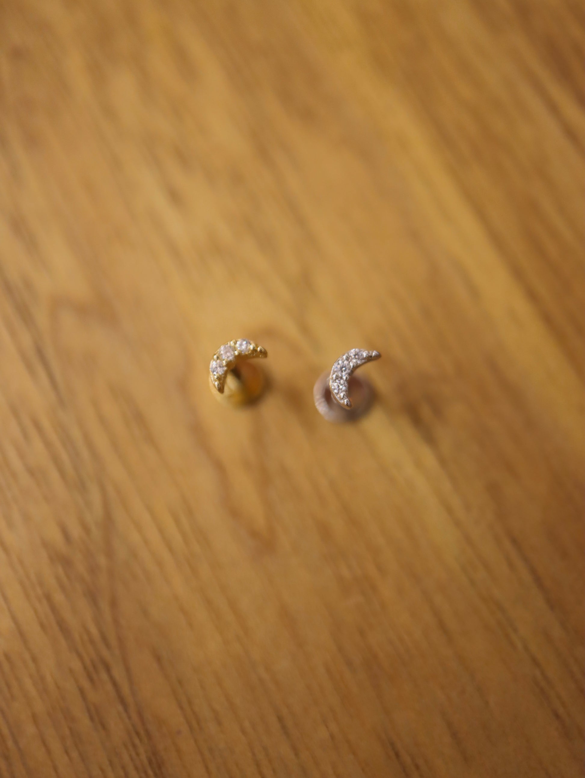 Mini crescent flat back 925 silver piercing