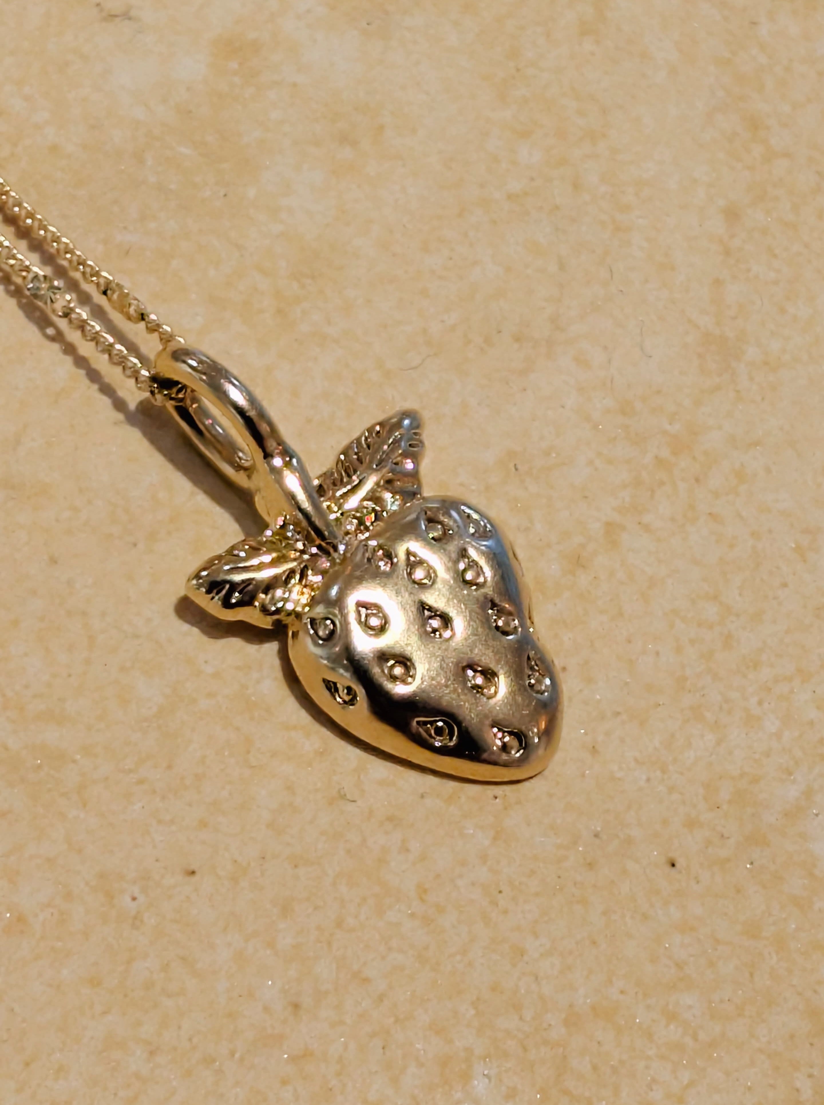🍓 necklace