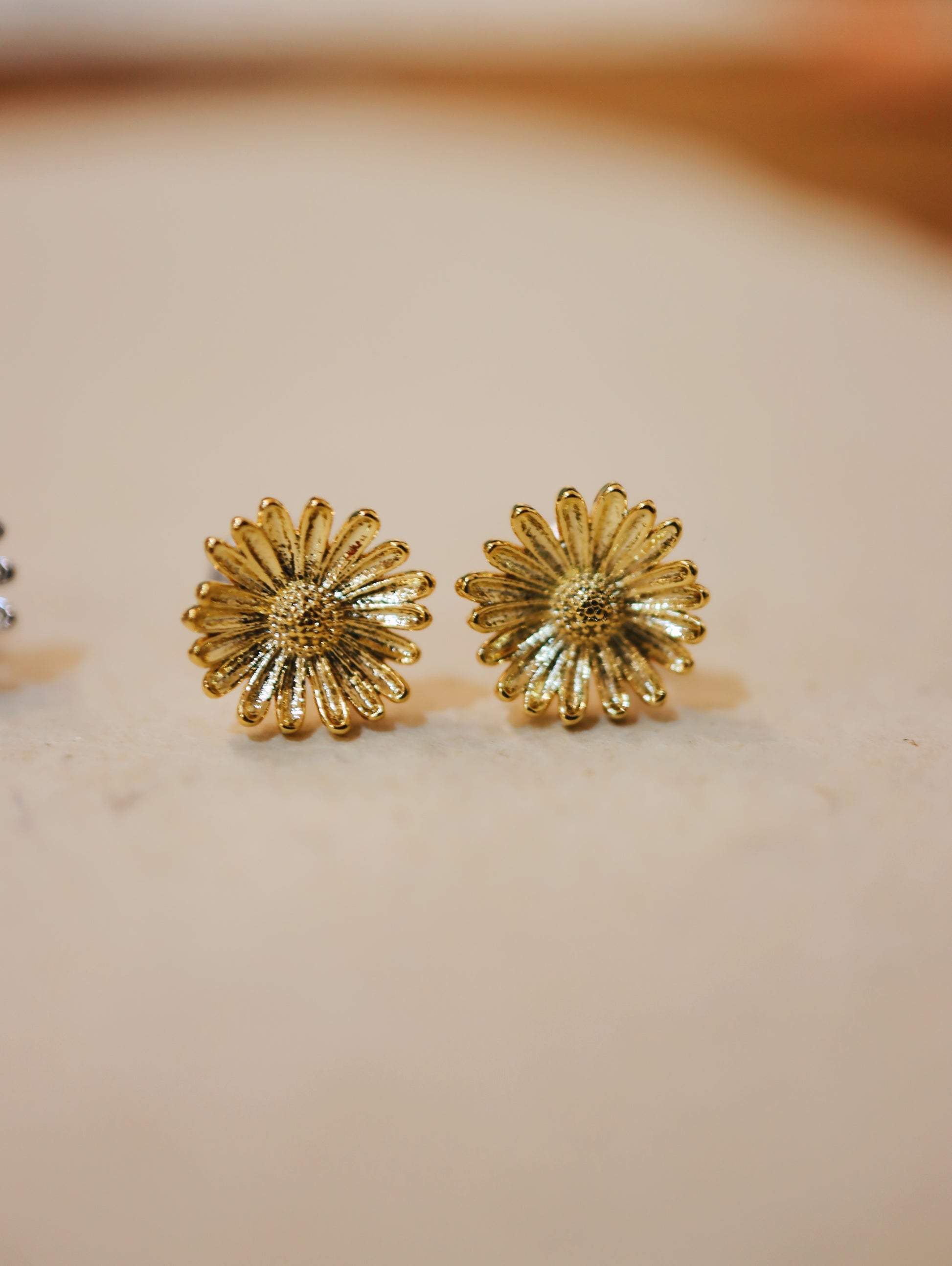 Daisy Bloom Stud Earrings