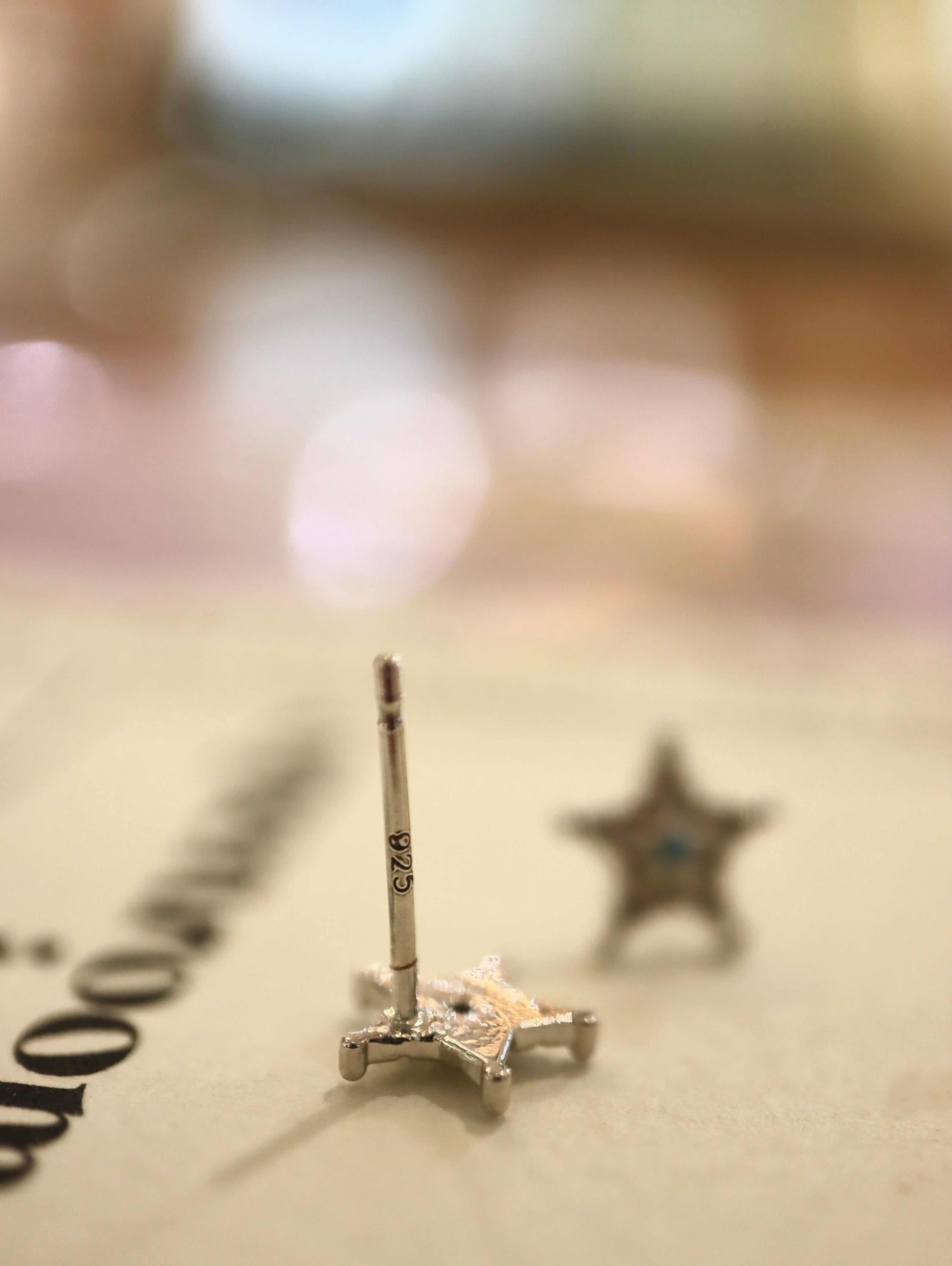 Star stud brass earrings