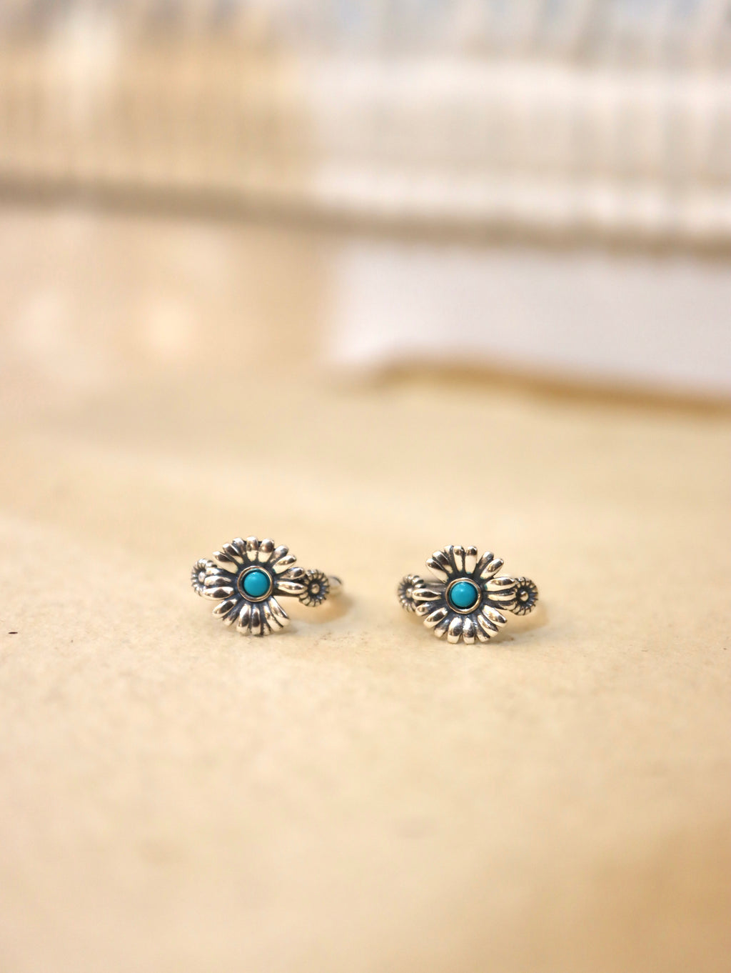 Daisy 925 silver hoop earrings