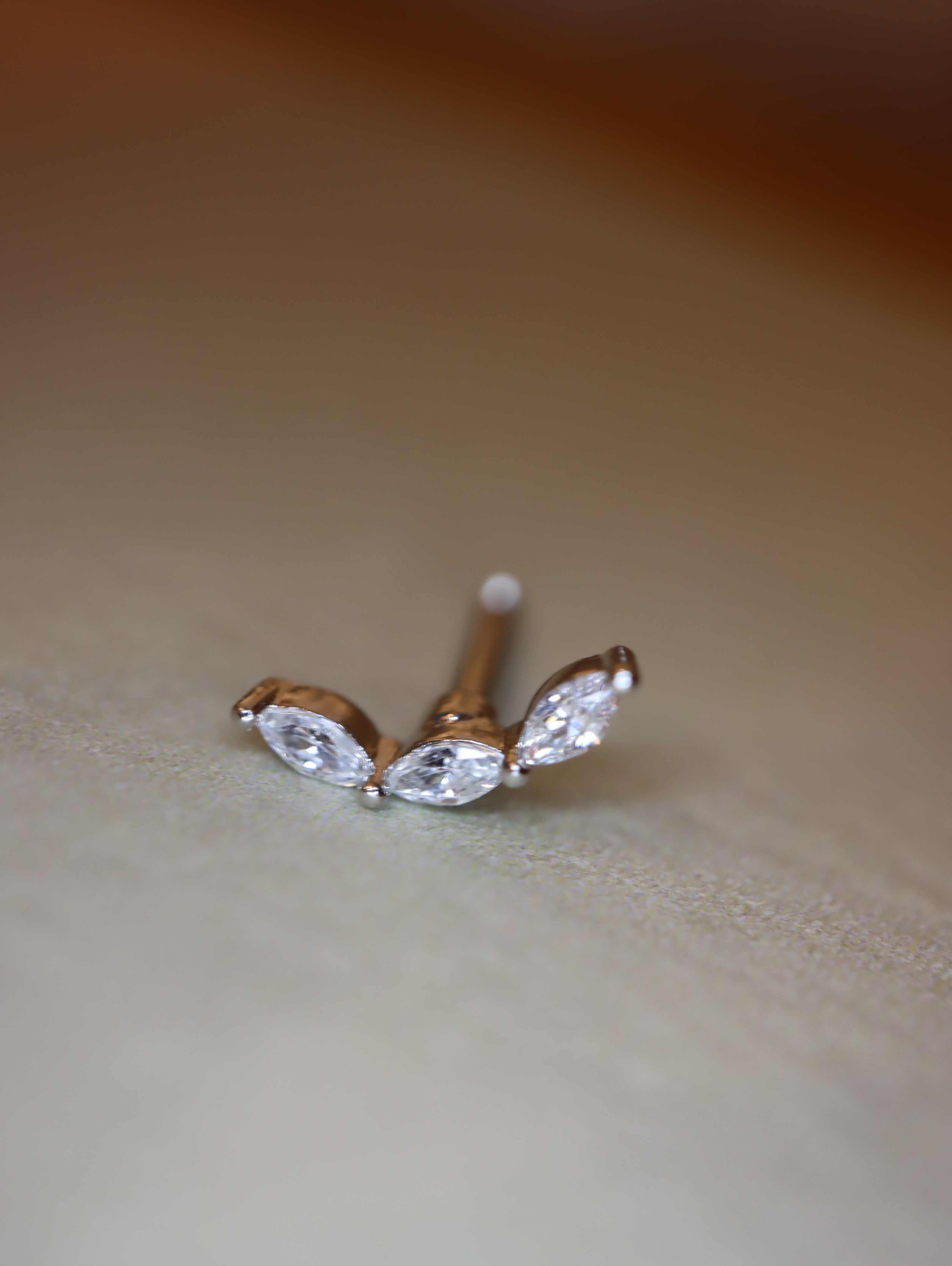 Cz curve bar stud surgical steel piercing (1pc)