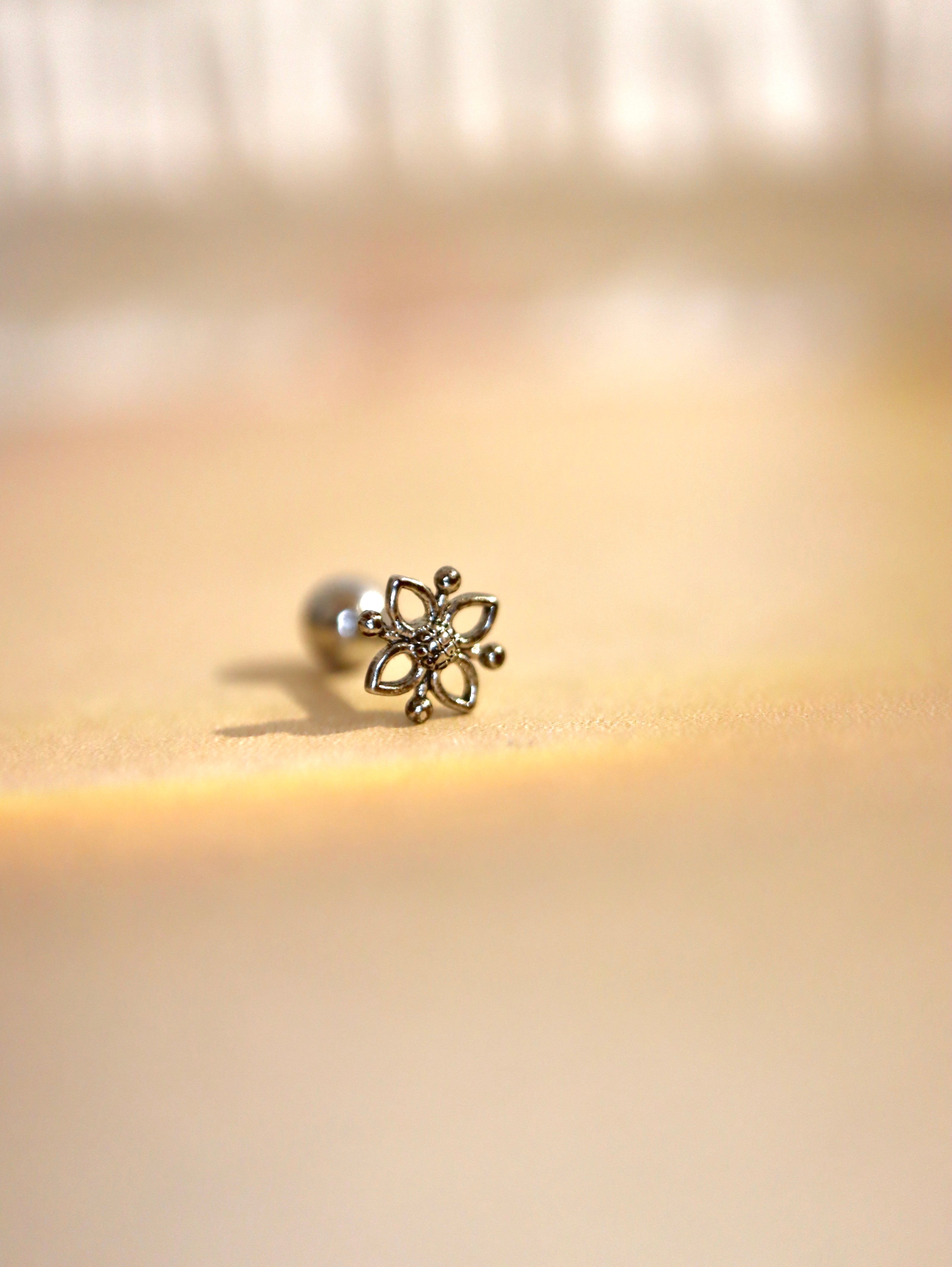 Lilia Open-Petal Stud Unisex Surgical Steel earring (1pc)