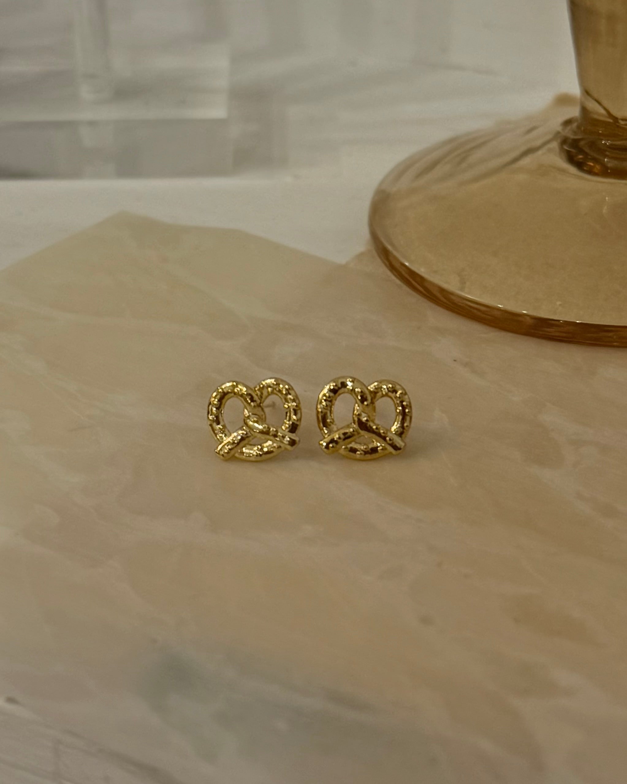 🥨 pretzel brass silver post earrings
