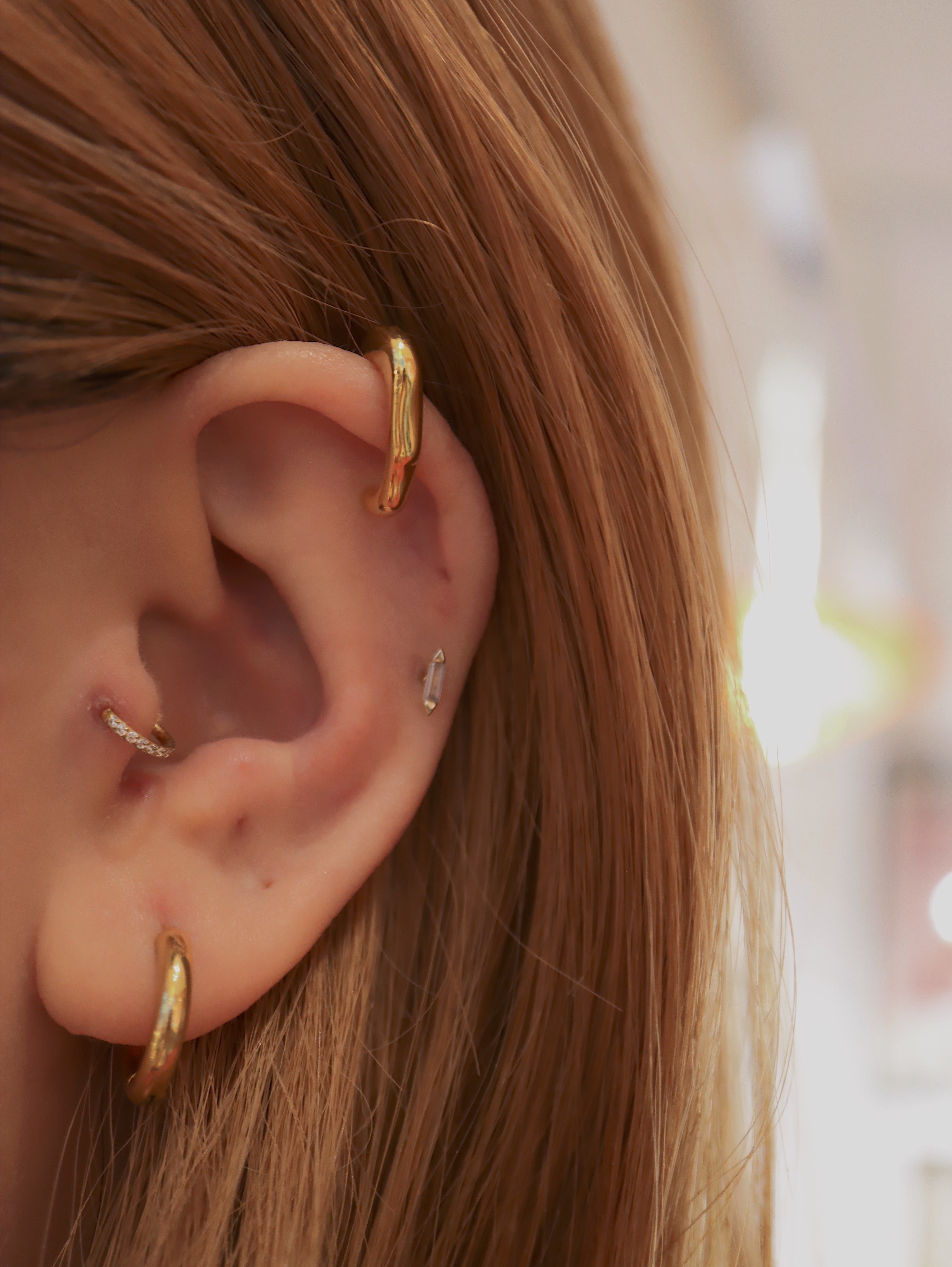 Lumen earclip