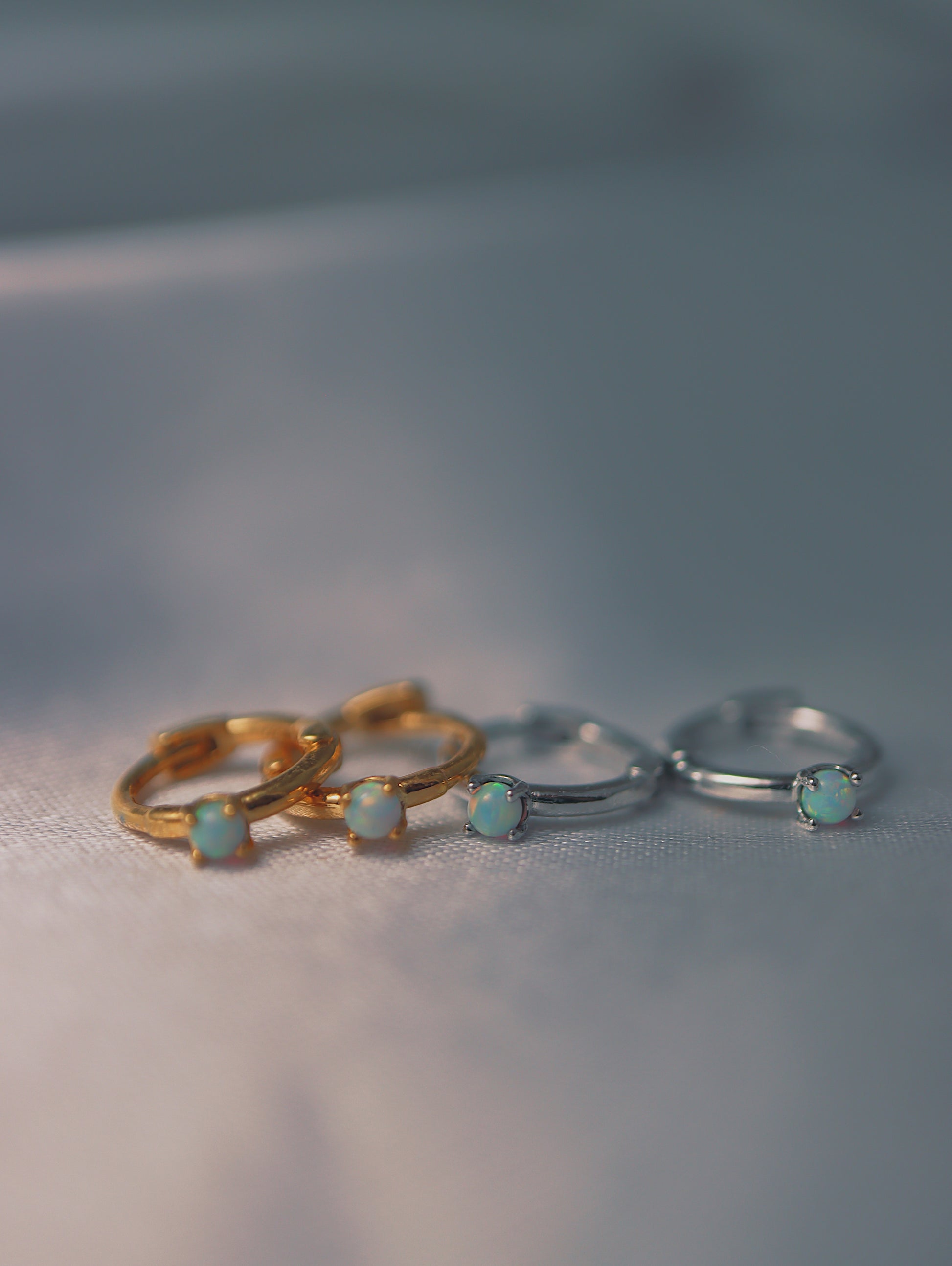 Mini huggie opal S925 earrings