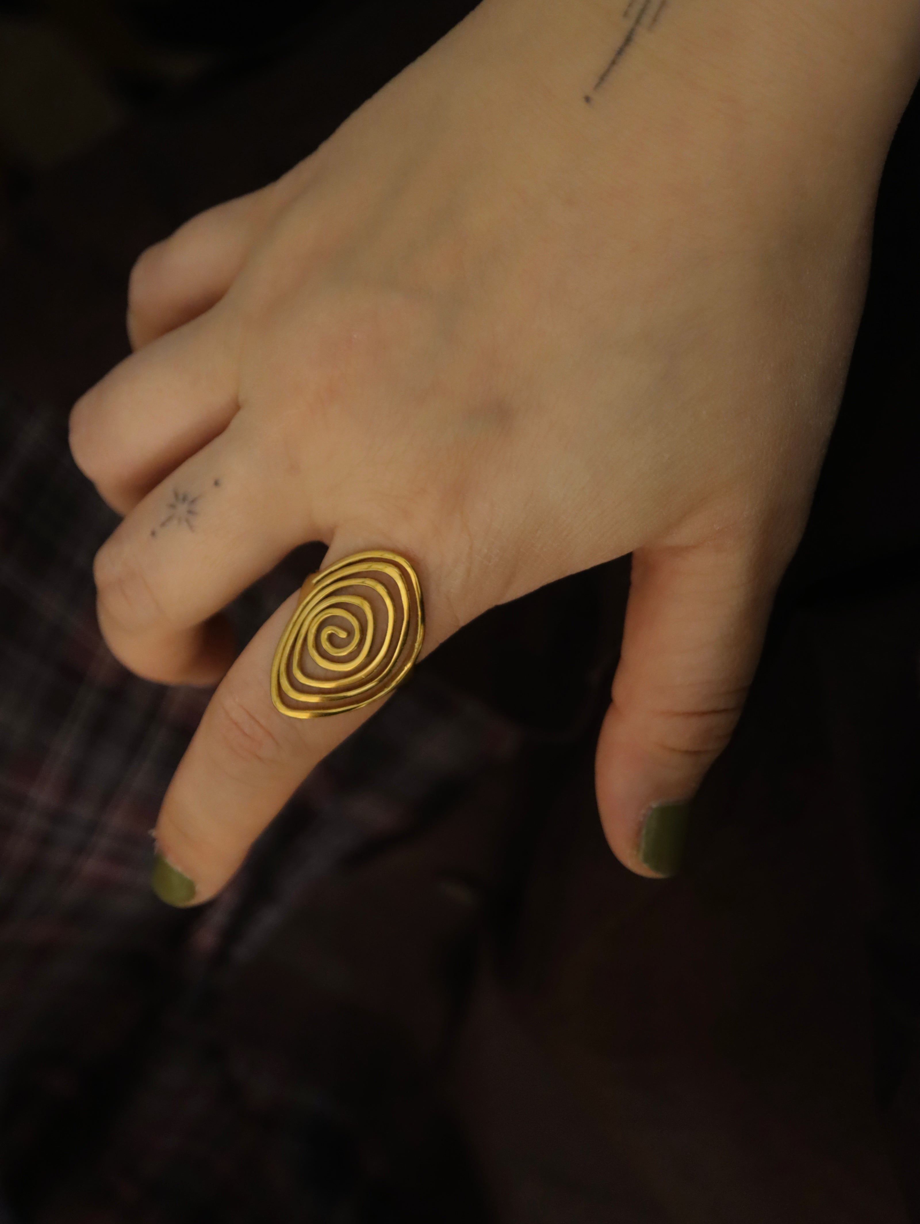Oval spiral stainless steel ring