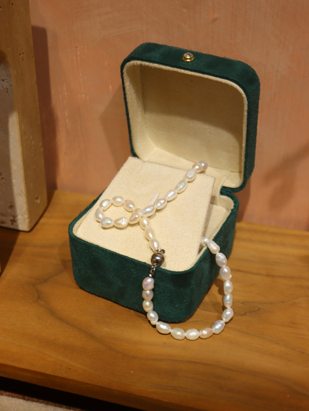Velvet necklace box
