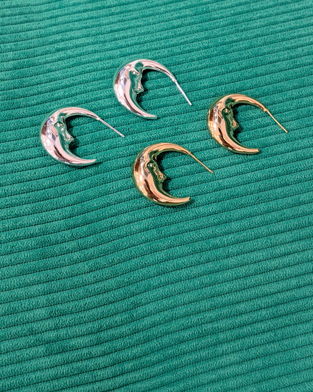 Crescent 🌙 moon earrings