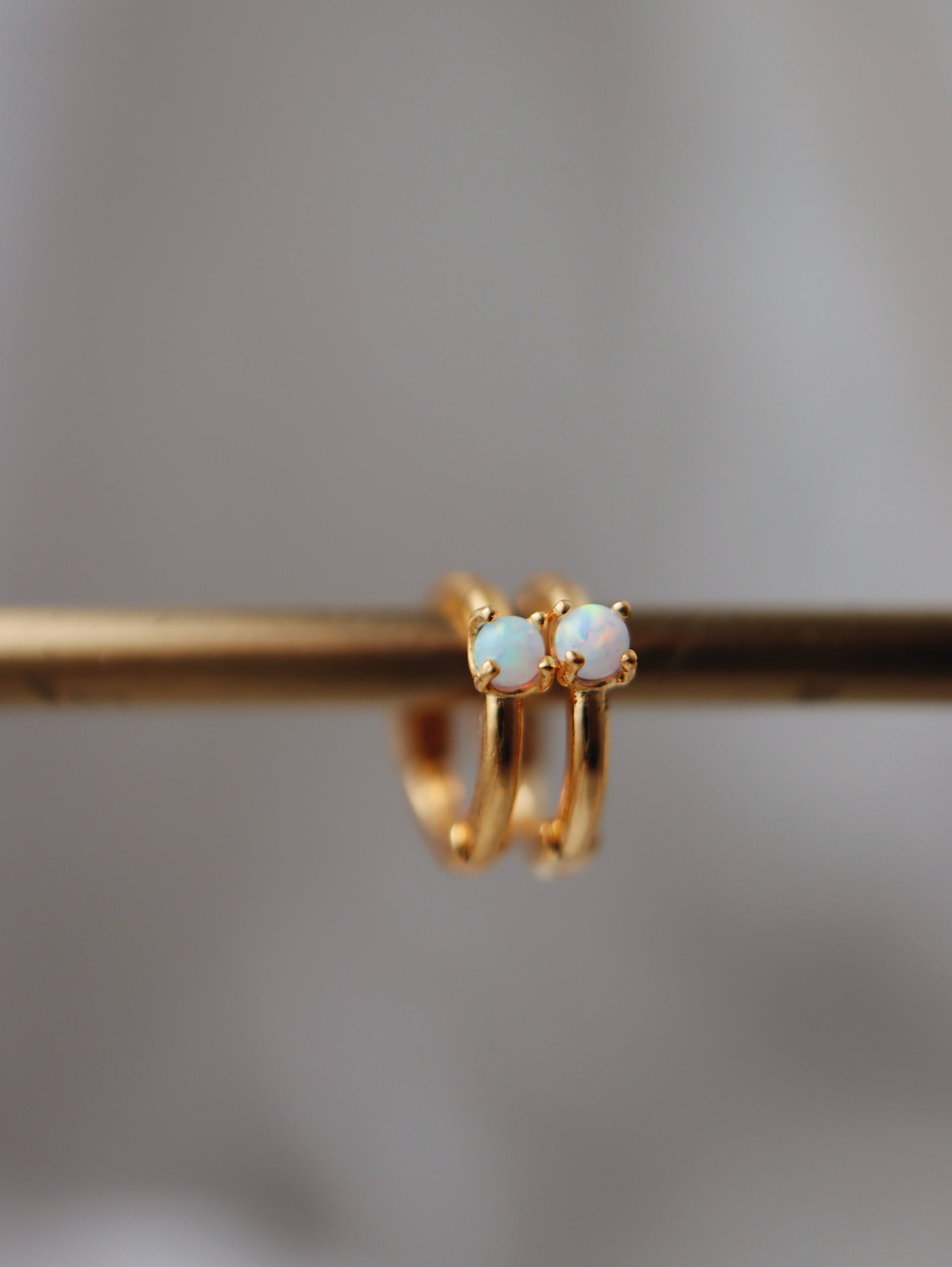 Mini huggie opal S925 earrings