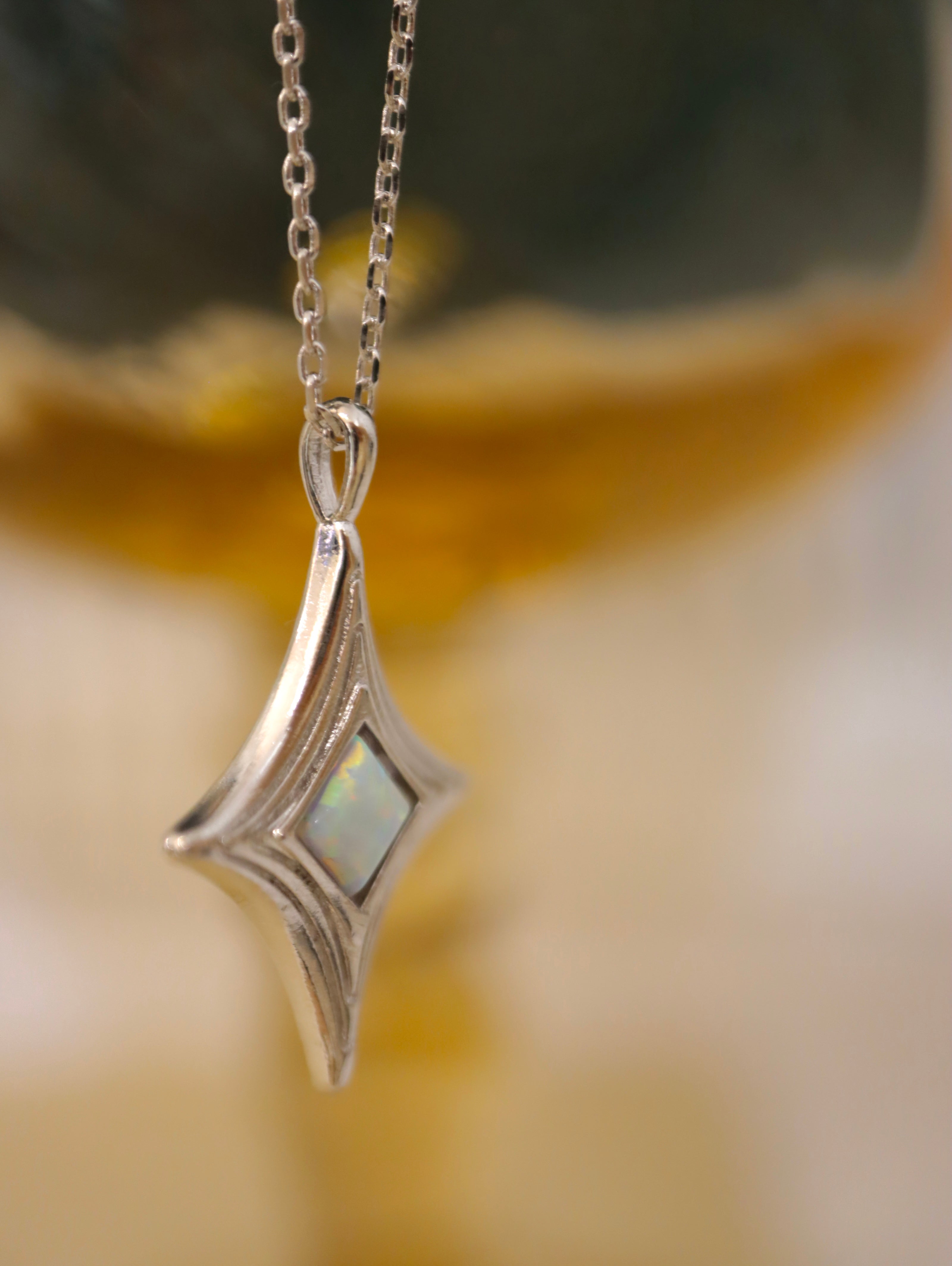 Rhombus Starlet brass necklace