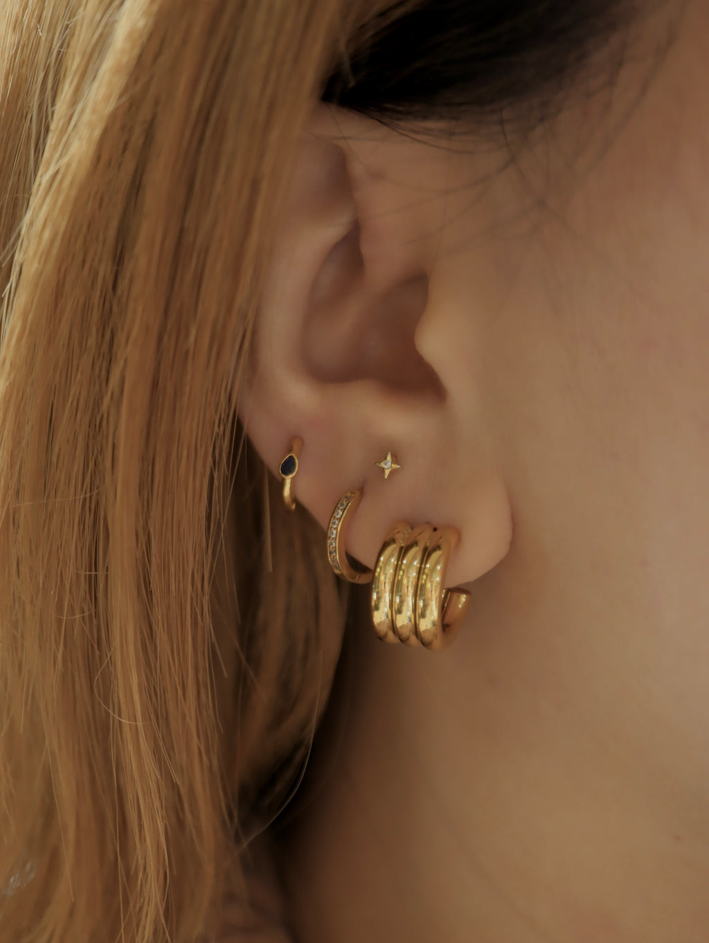 Surgical steel hinged cz hoop earring (1pc)