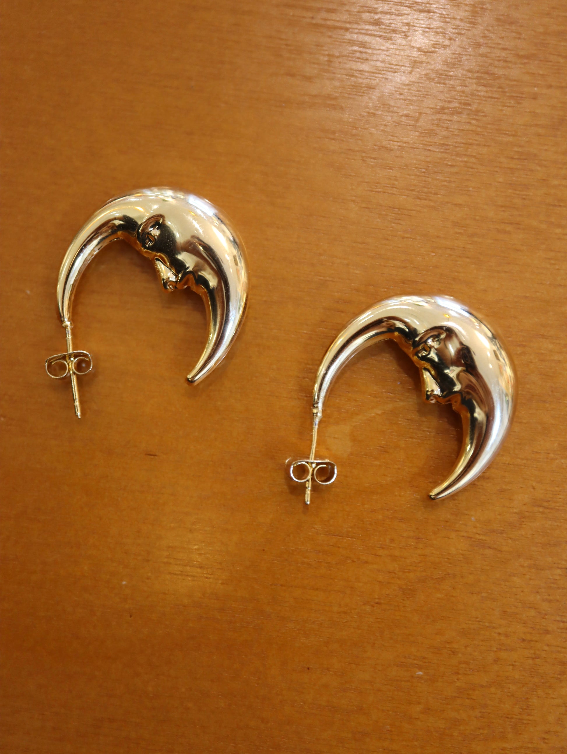 Crescent 🌙 moon earrings