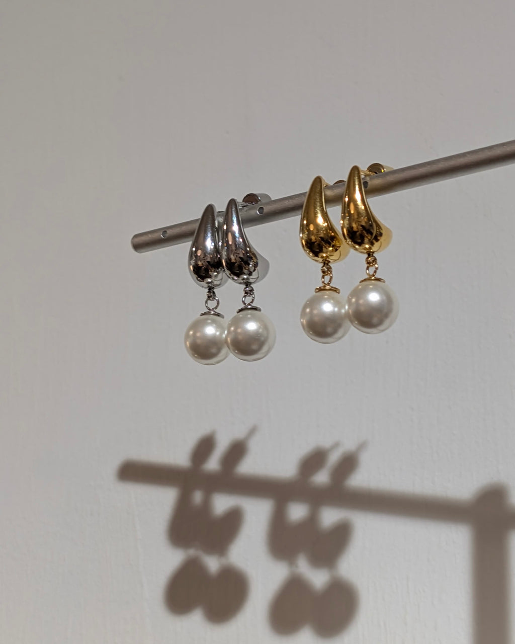 Drop pearl stainless steel earrings