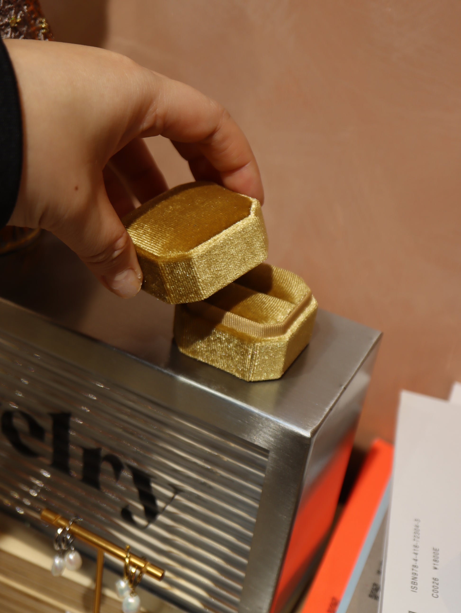 Jewelry velvet gift box