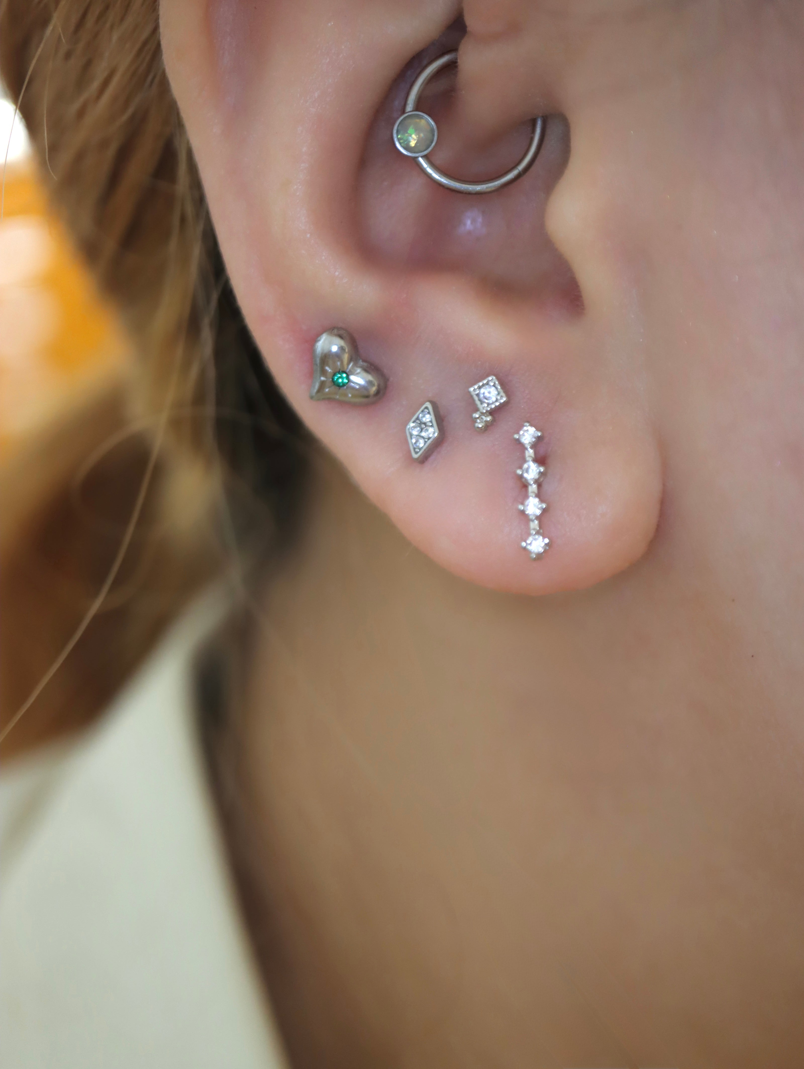 Cz line surgical steel stud piercing earring (1pc)