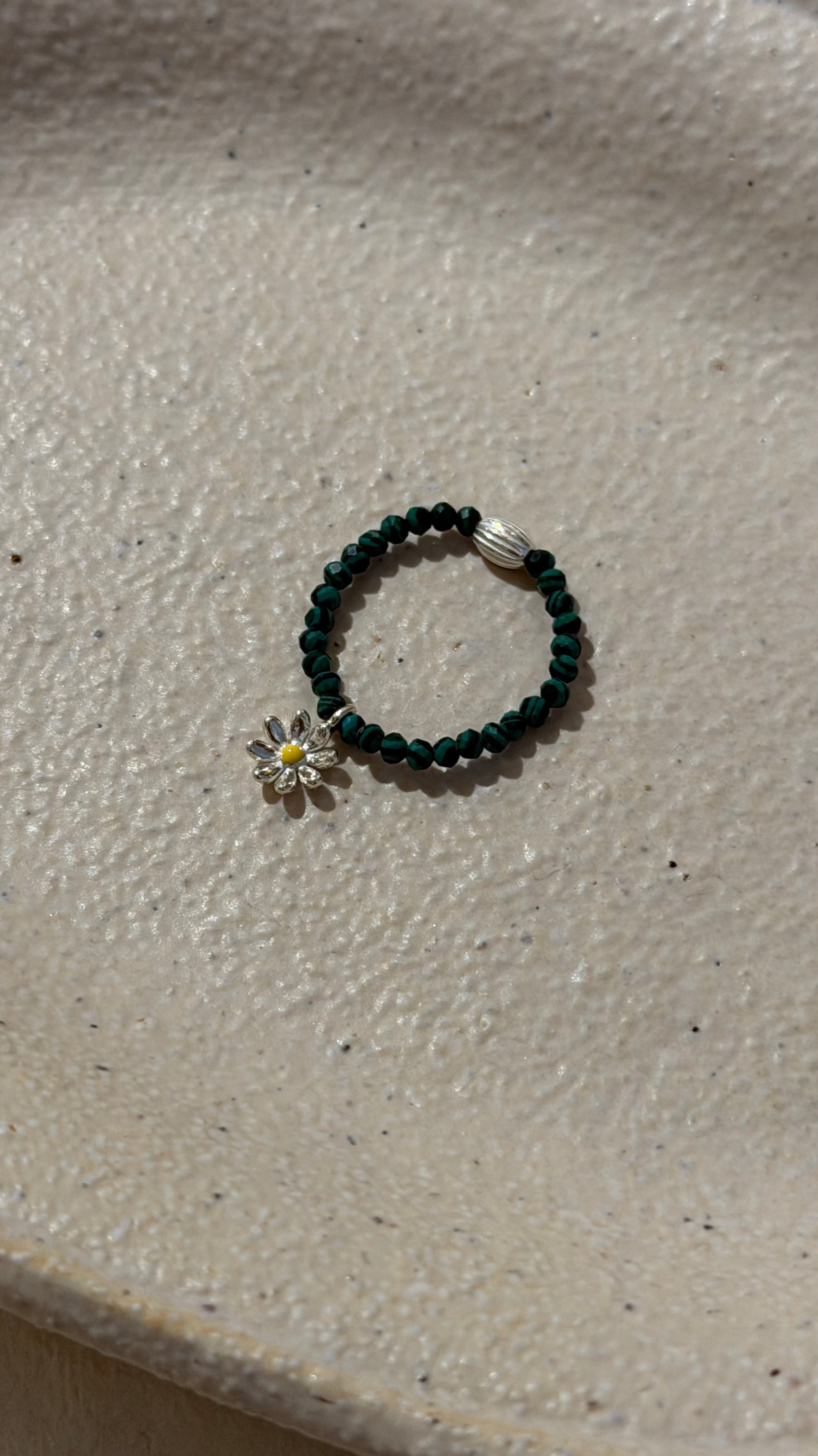 Elastic stone with daisy 925 silver ring